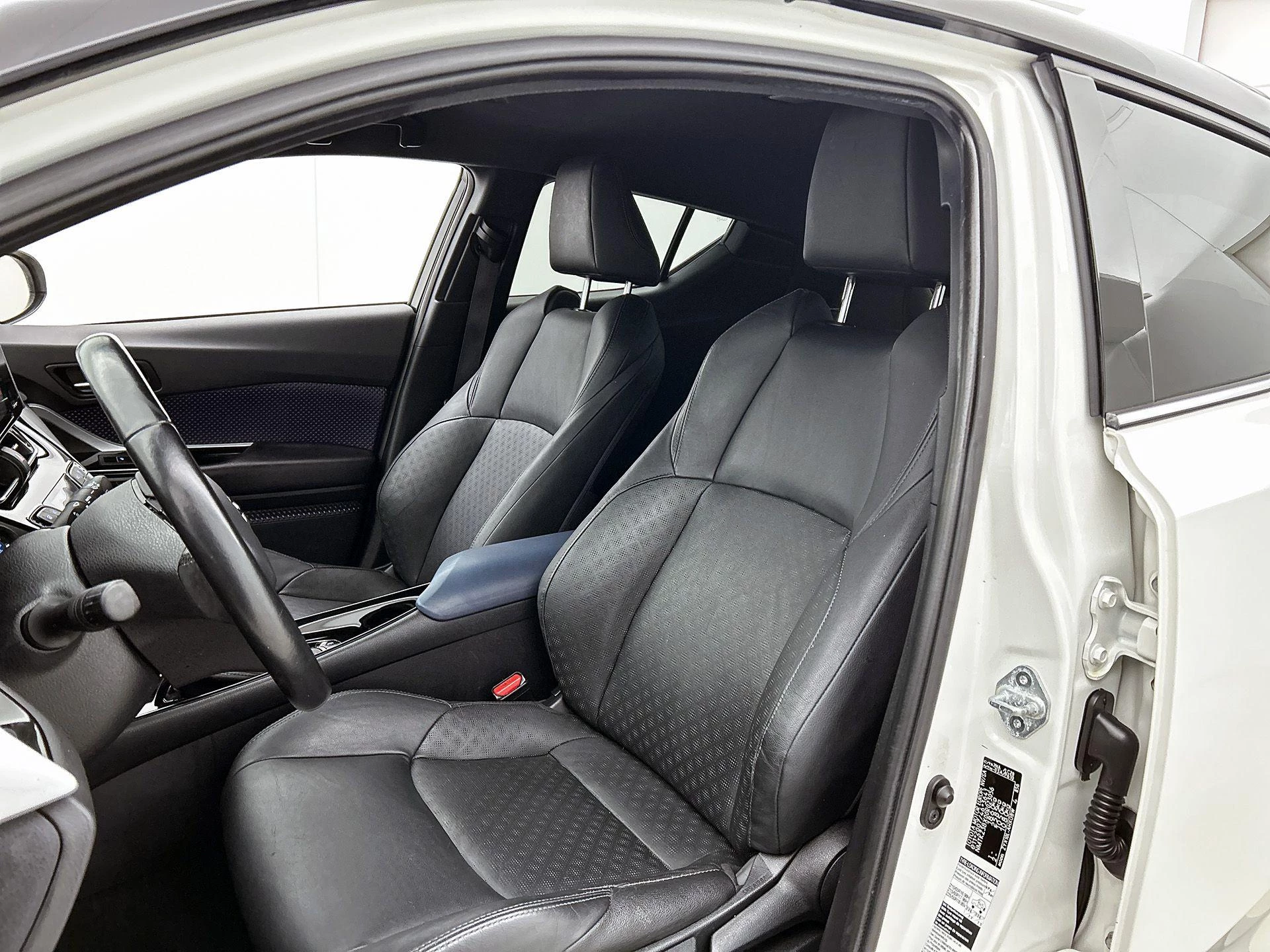 Toyota-C-HR-image-33
