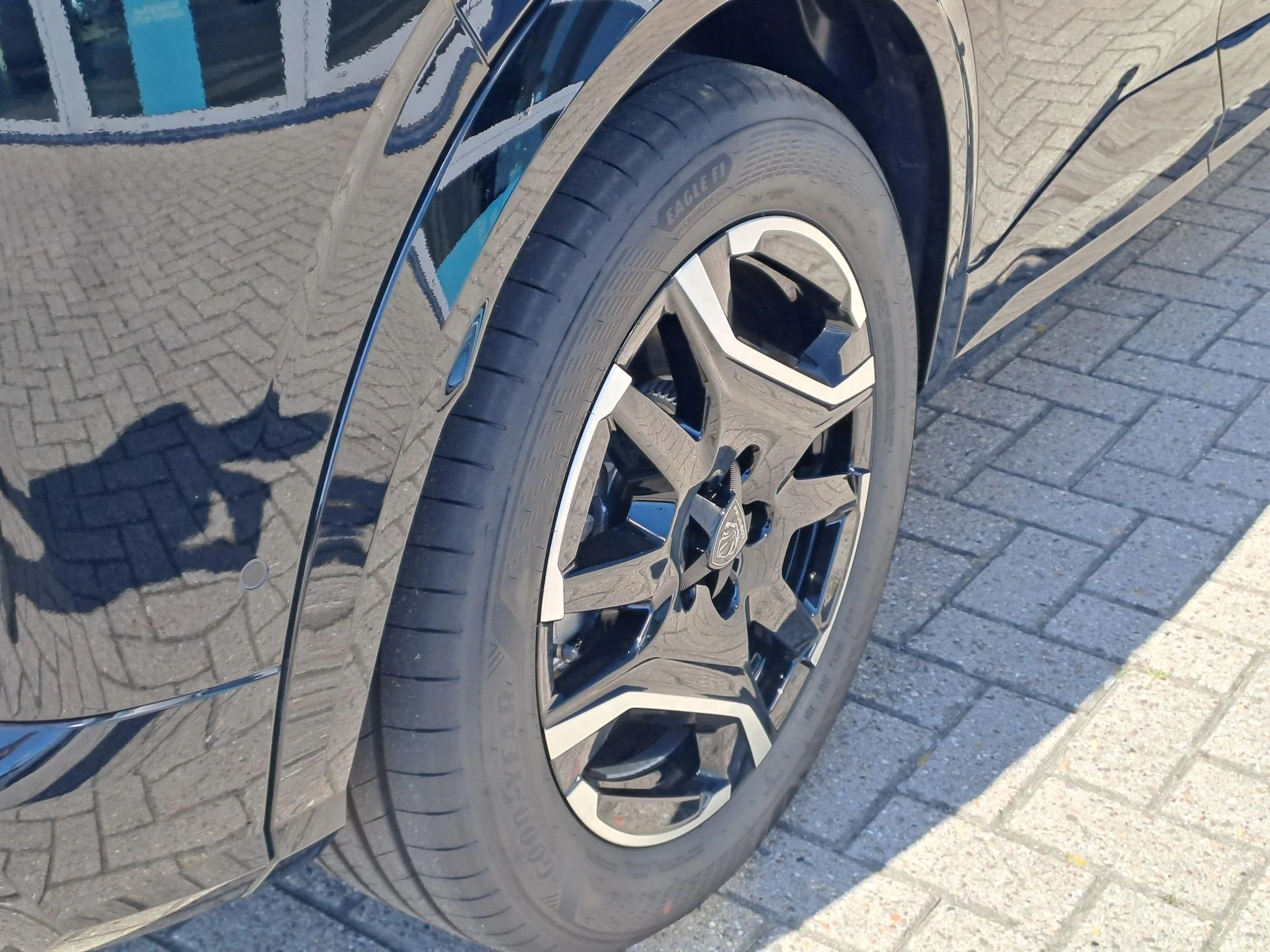 Peugeot-e-3008-image-5