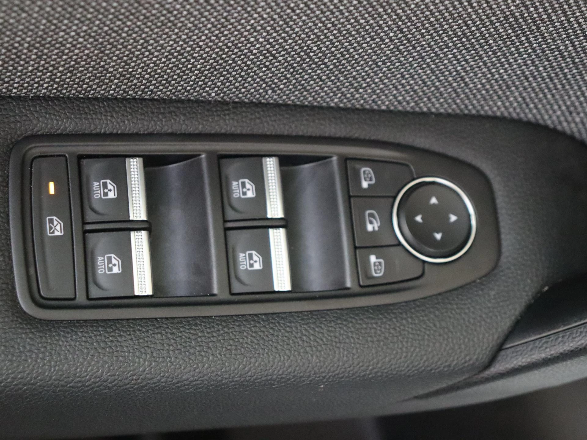 Renault-Captur-image-28