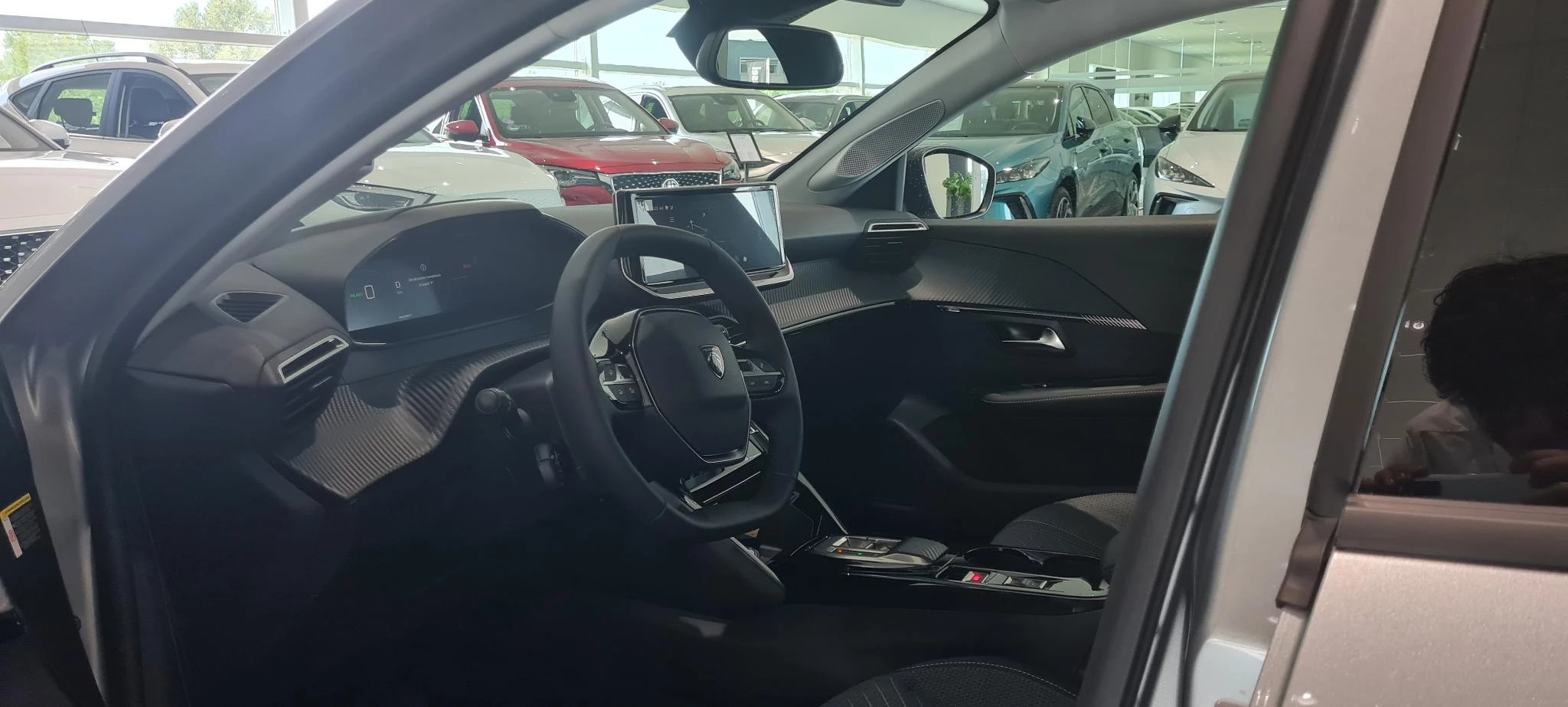 Peugeot e-208