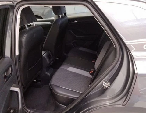 Volkswagen-T-Roc-image-4