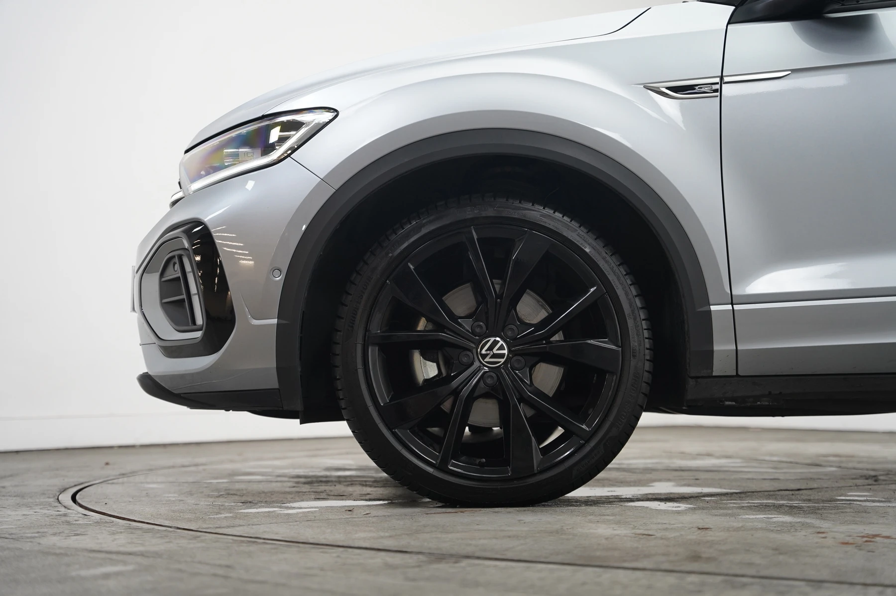 Volkswagen-T-Roc-image-4