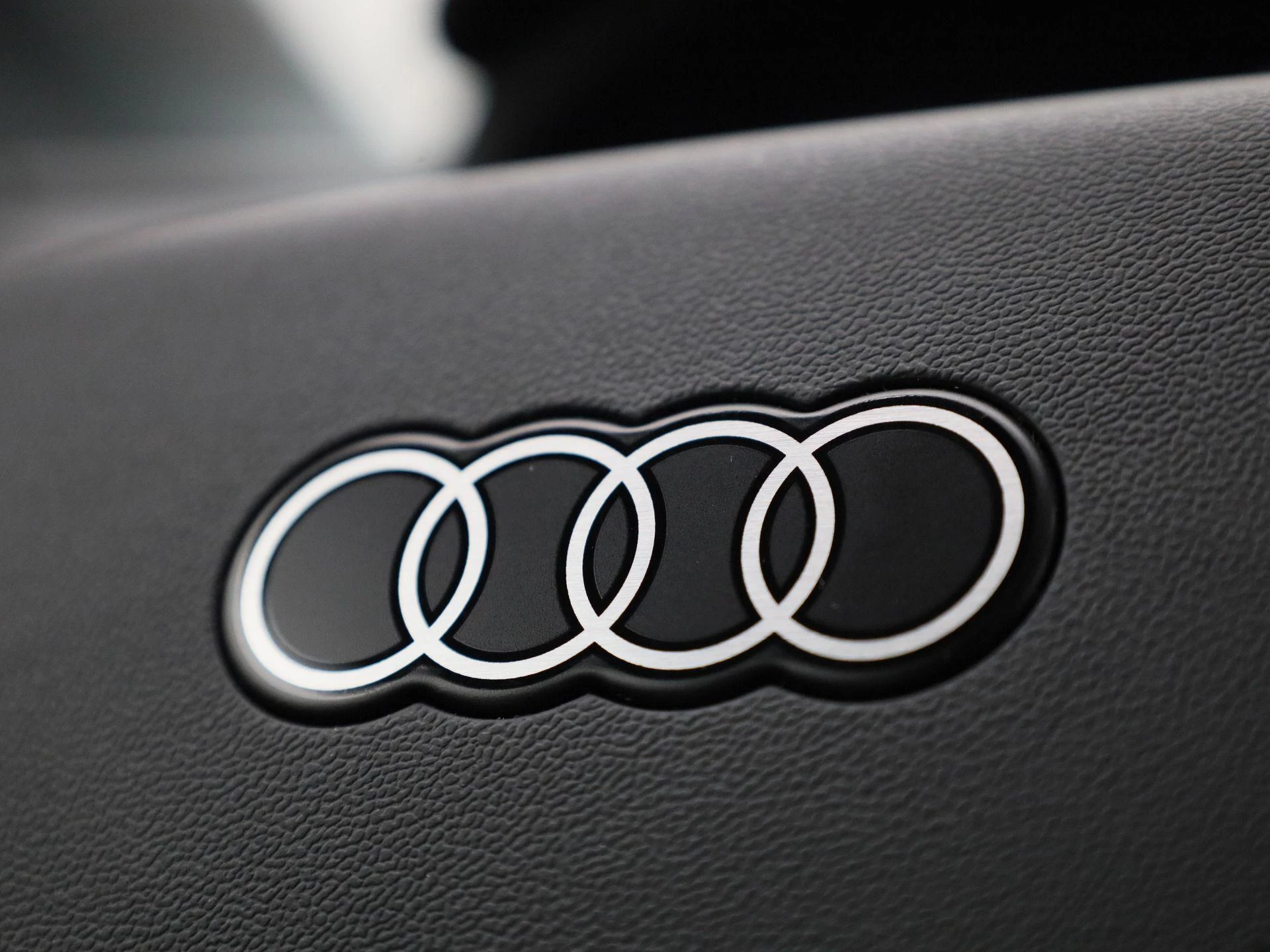 Audi-Q4 e-tron-image-22