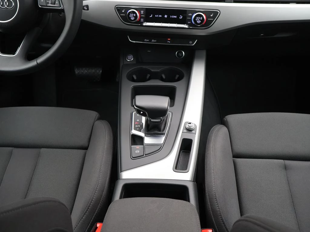 Audi A4 Avant 30TDi 136PK Business Edition *FULL LED*NAVI*APP CONNECT*BLTH*PDC*CRUISE*...