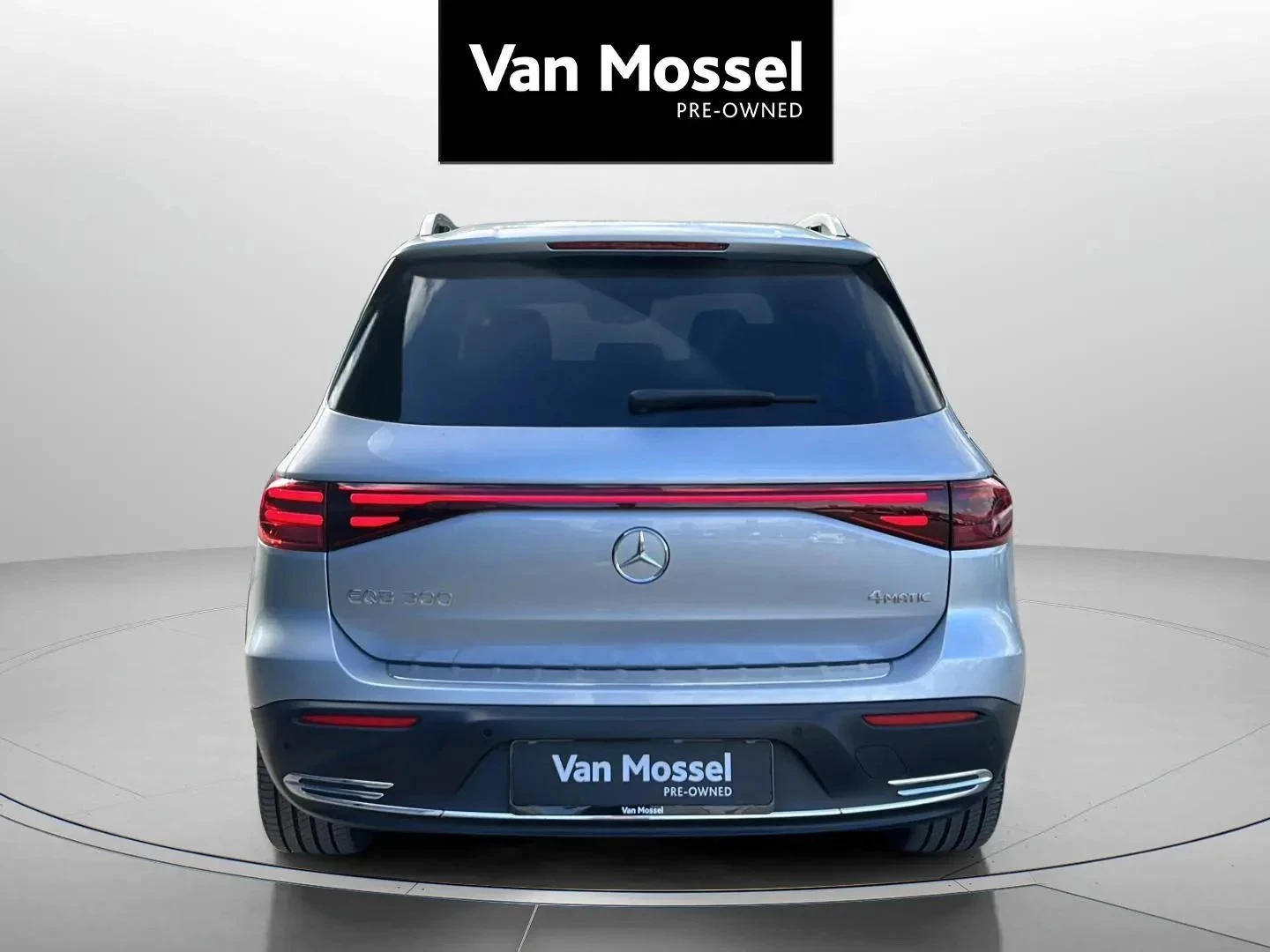 Mercedes-Benz-EQB-image-5