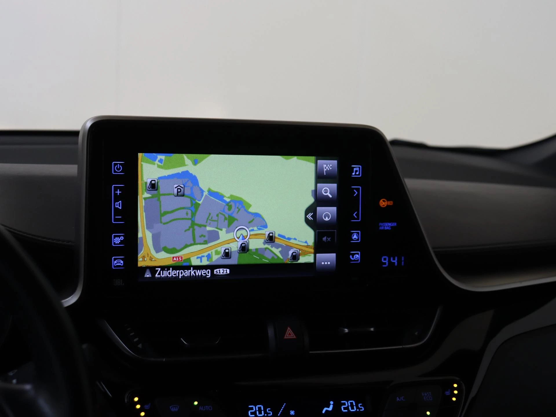 Toyota-C-HR-image-20