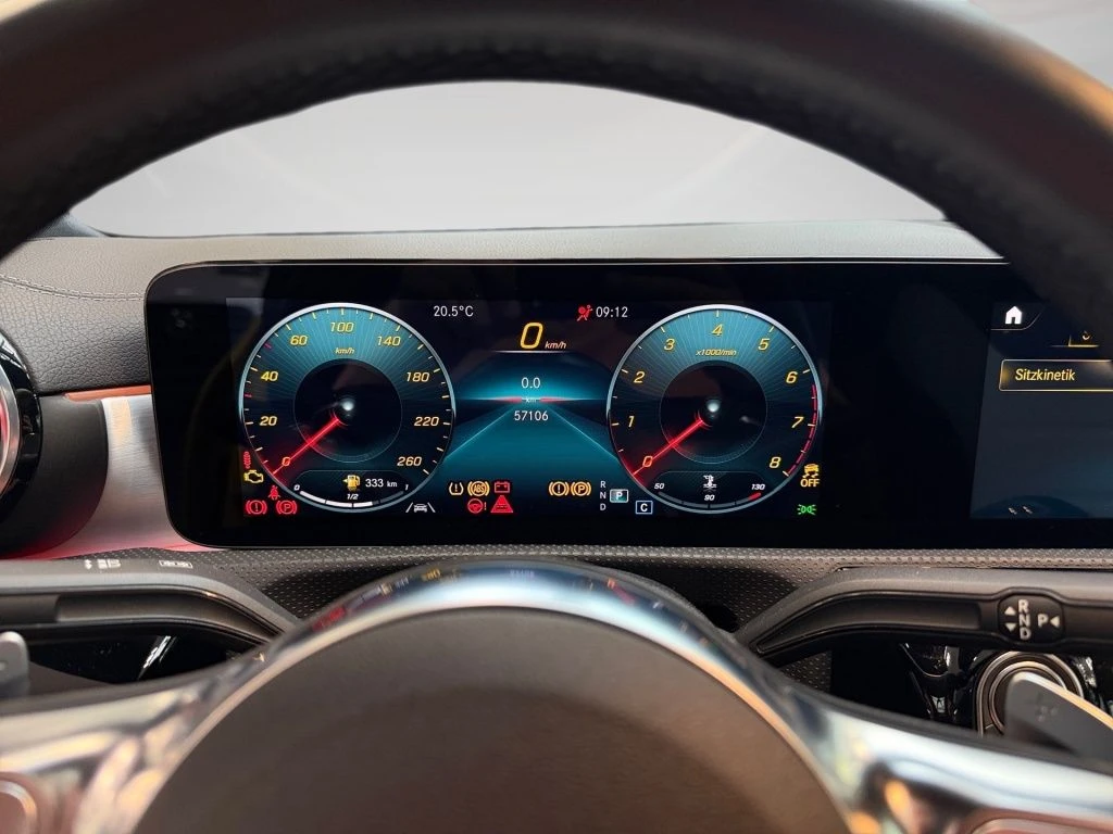 Mercedes-Benz-CLA 250-image-6