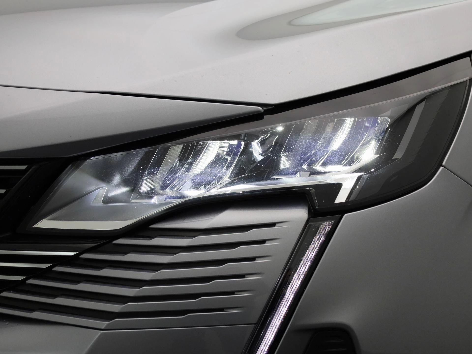 Peugeot-5008-image-12