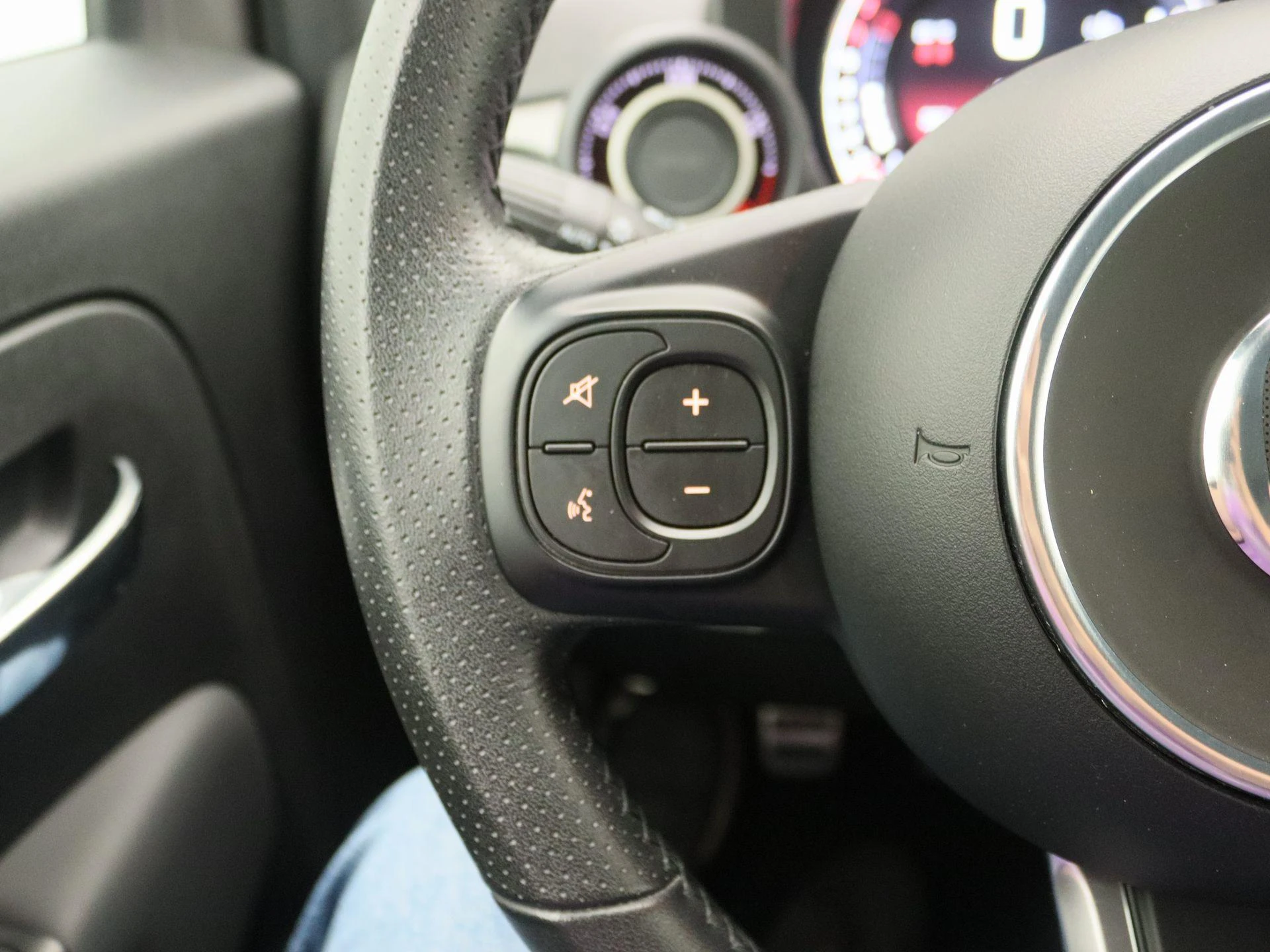 Abarth-595-image-13