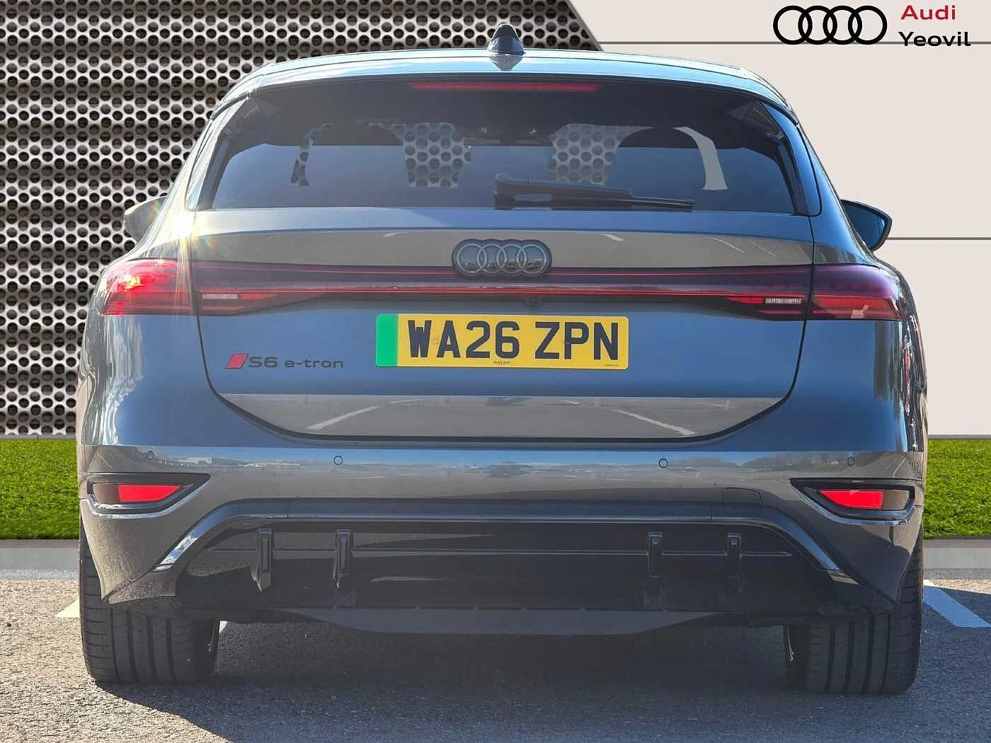 Audi-S6 Avant e-tron-image-11