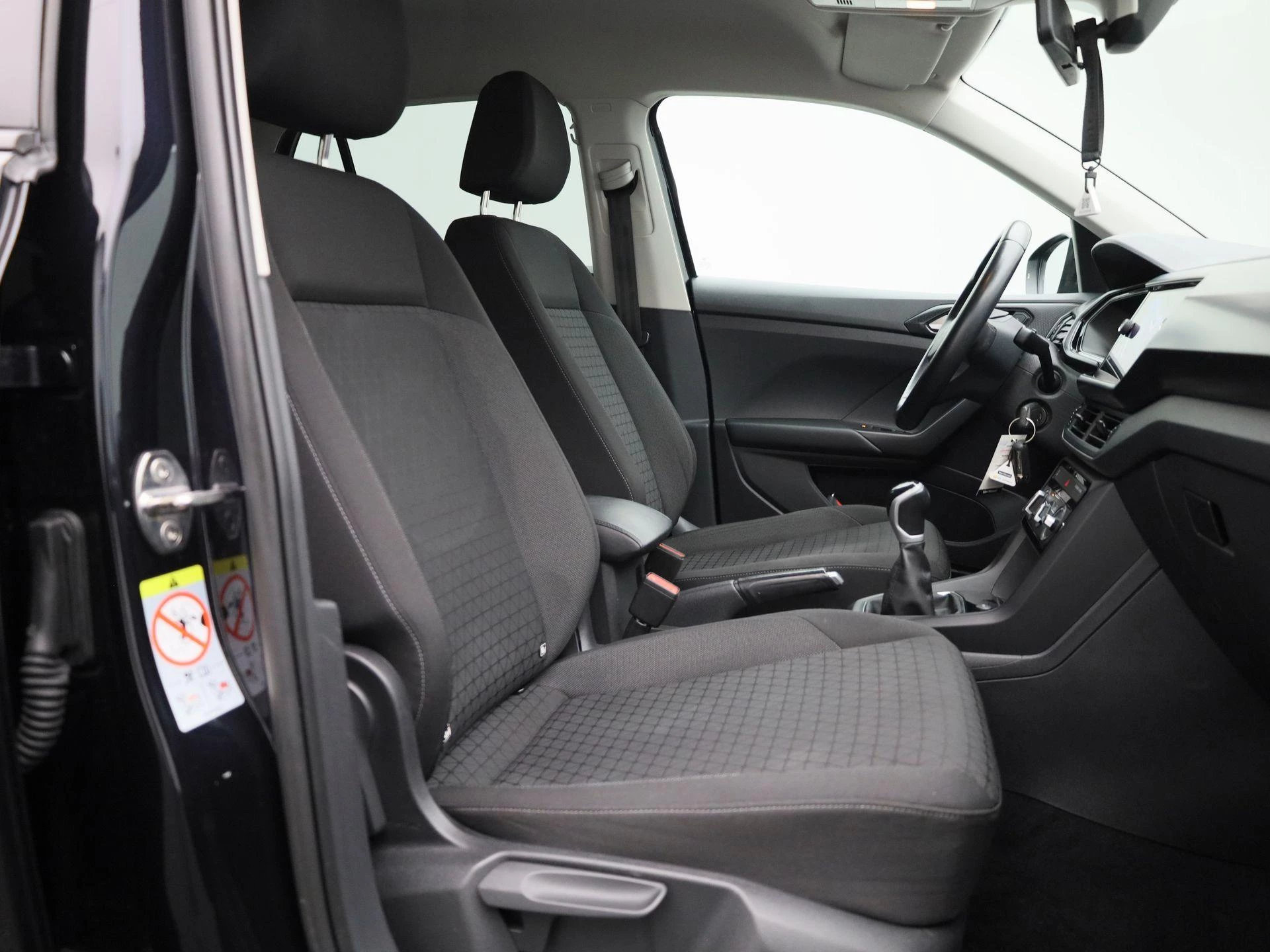 Volkswagen-T-Cross-image-33