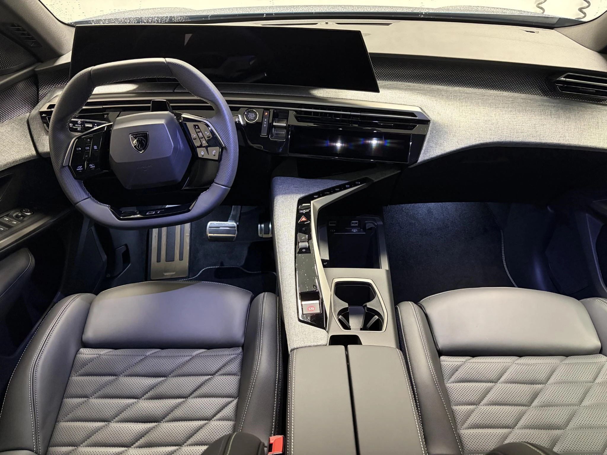 Peugeot-e-5008-image-9