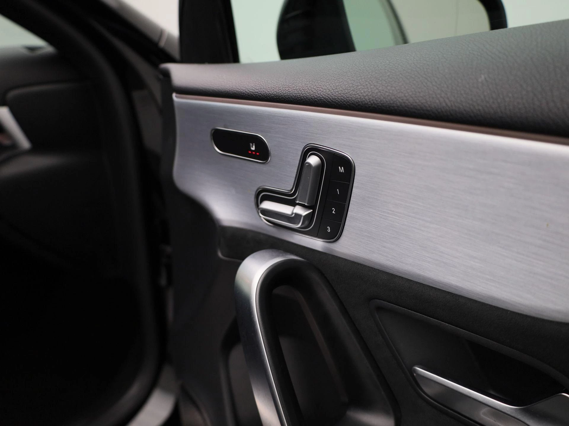 Mercedes-Benz A-Klasse 180 Aut. AMG Business Solution