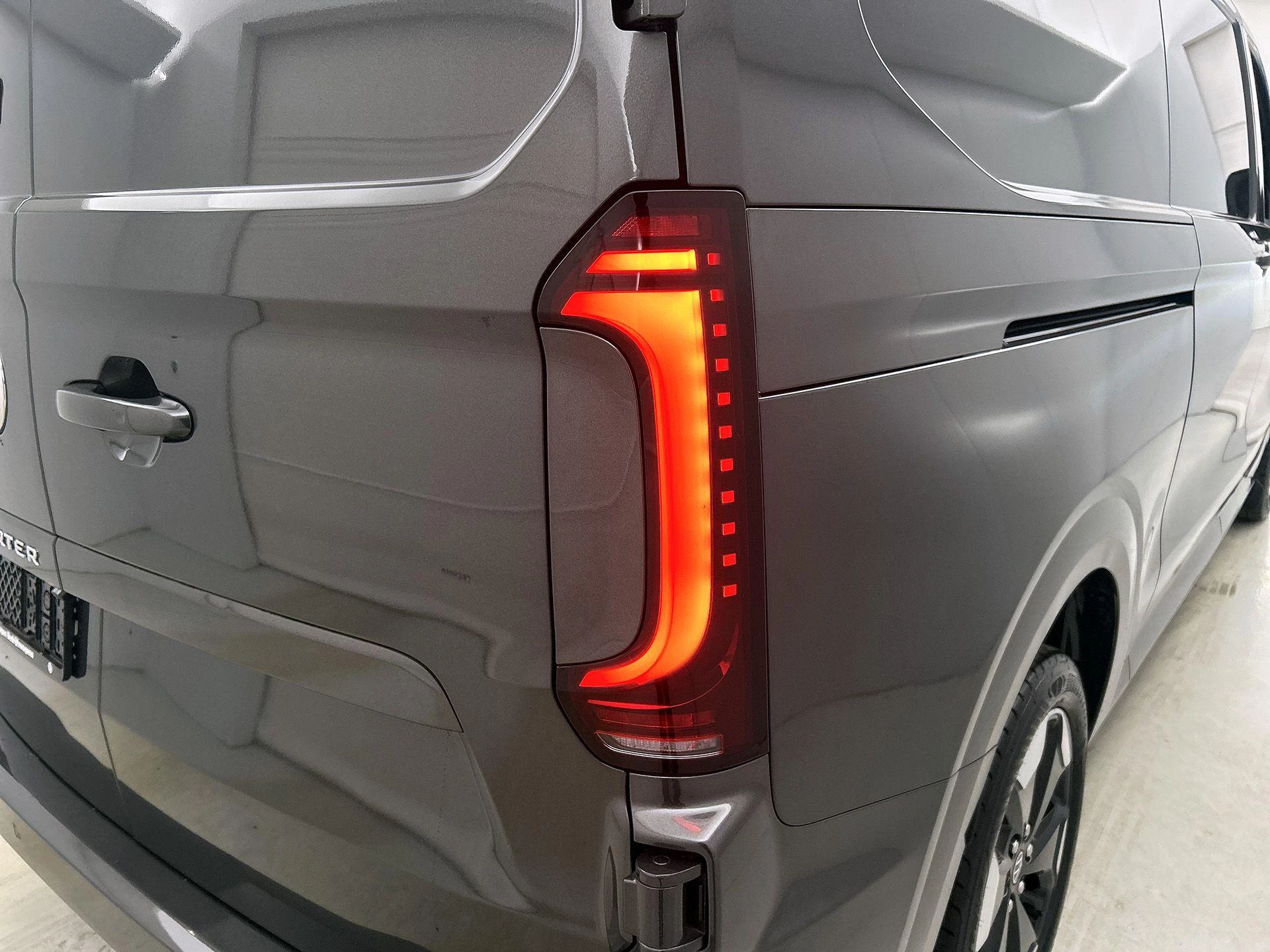 Volkswagen e-Transporter Bulli L2H1 218PK