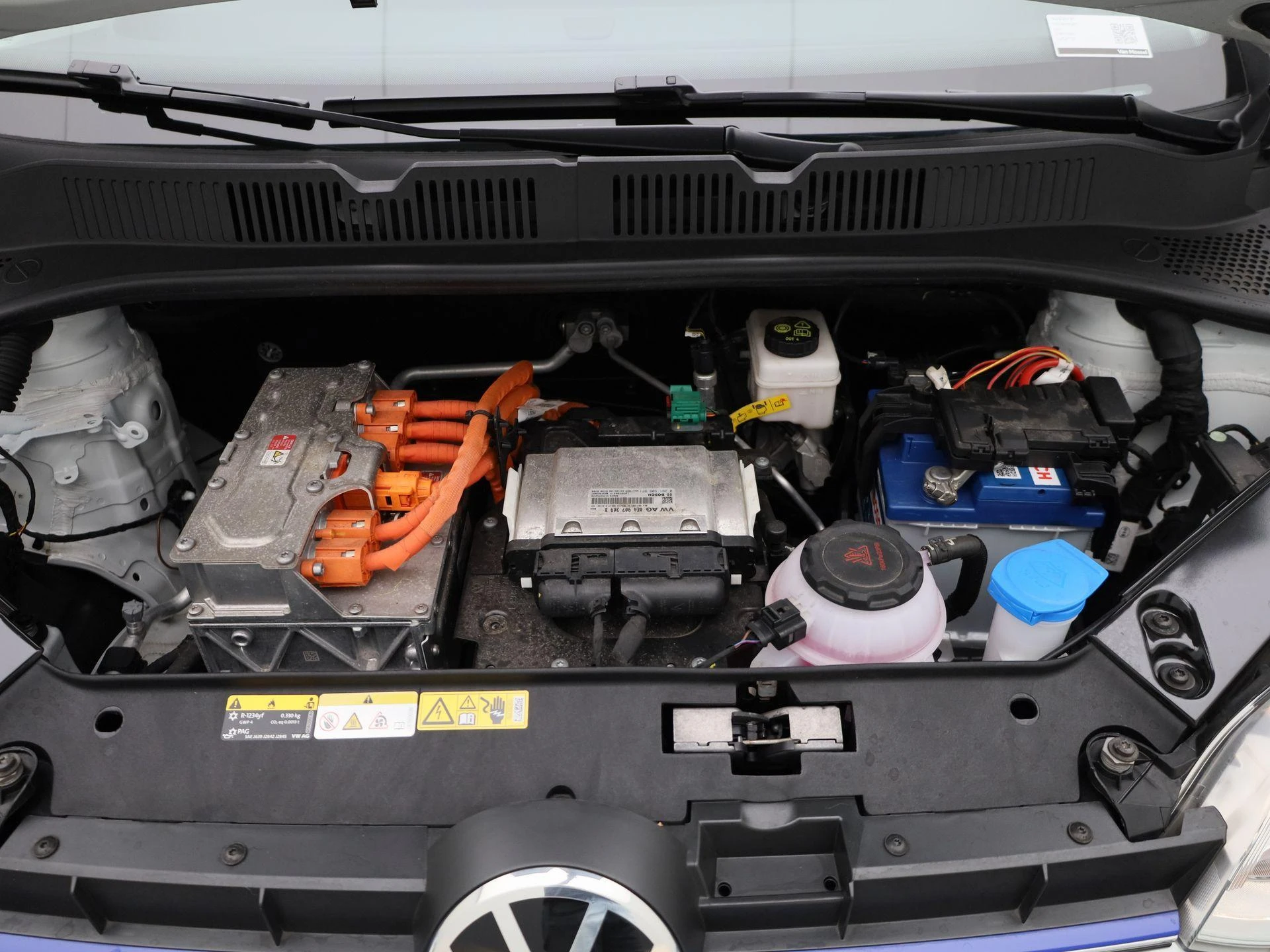 Volkswagen-e-up!-image-27