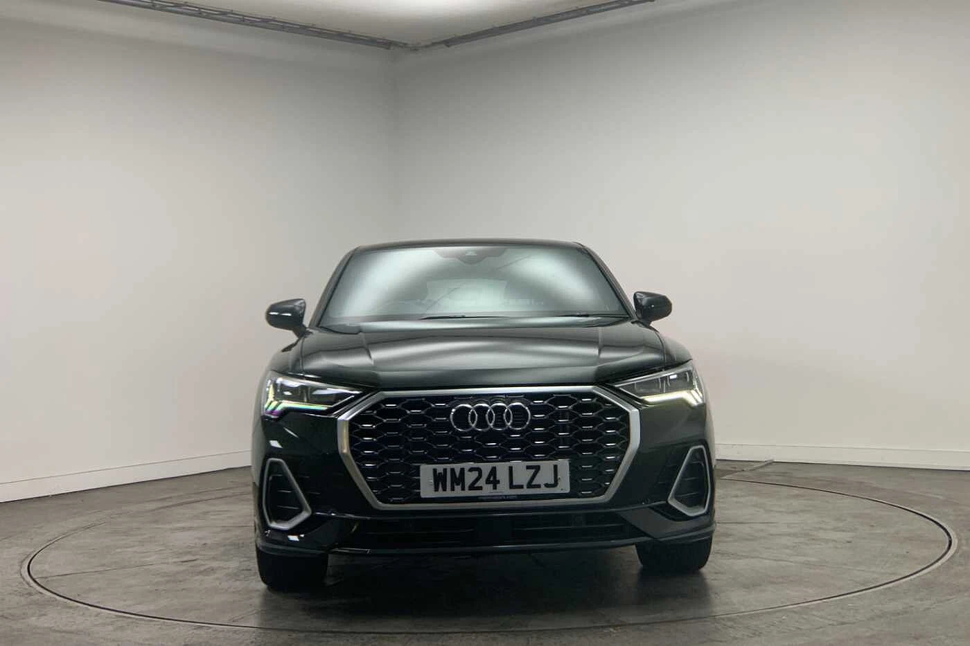 Audi-Q3-image-6