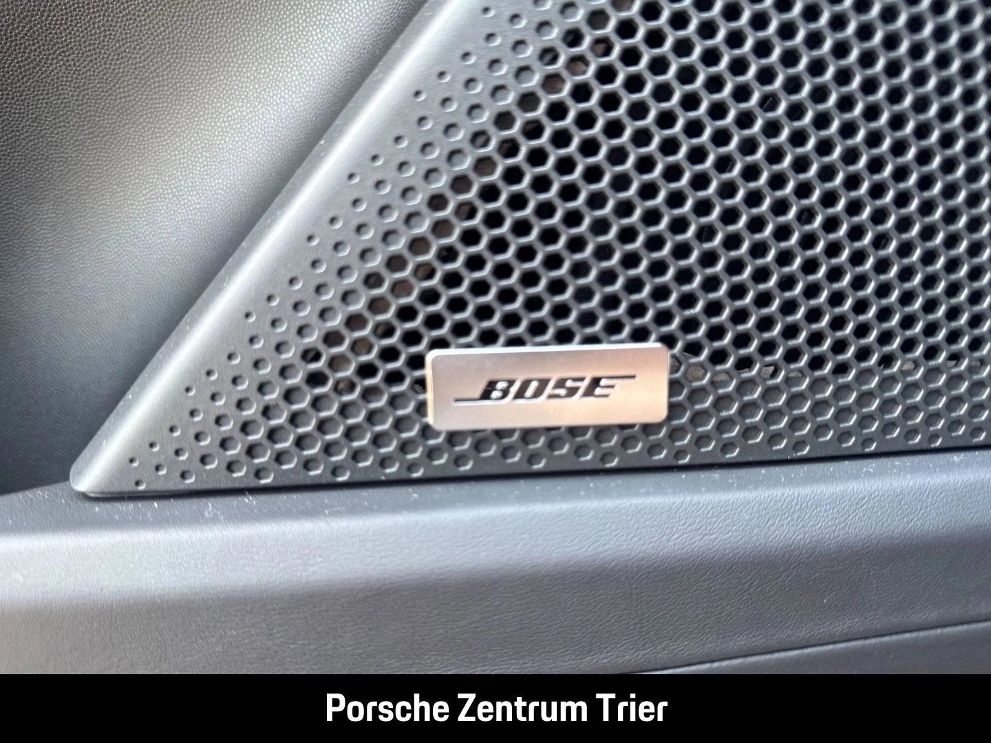 Porsche Cayenne Electric HA-Lenkung Head-Up BOSE 21-Zoll -