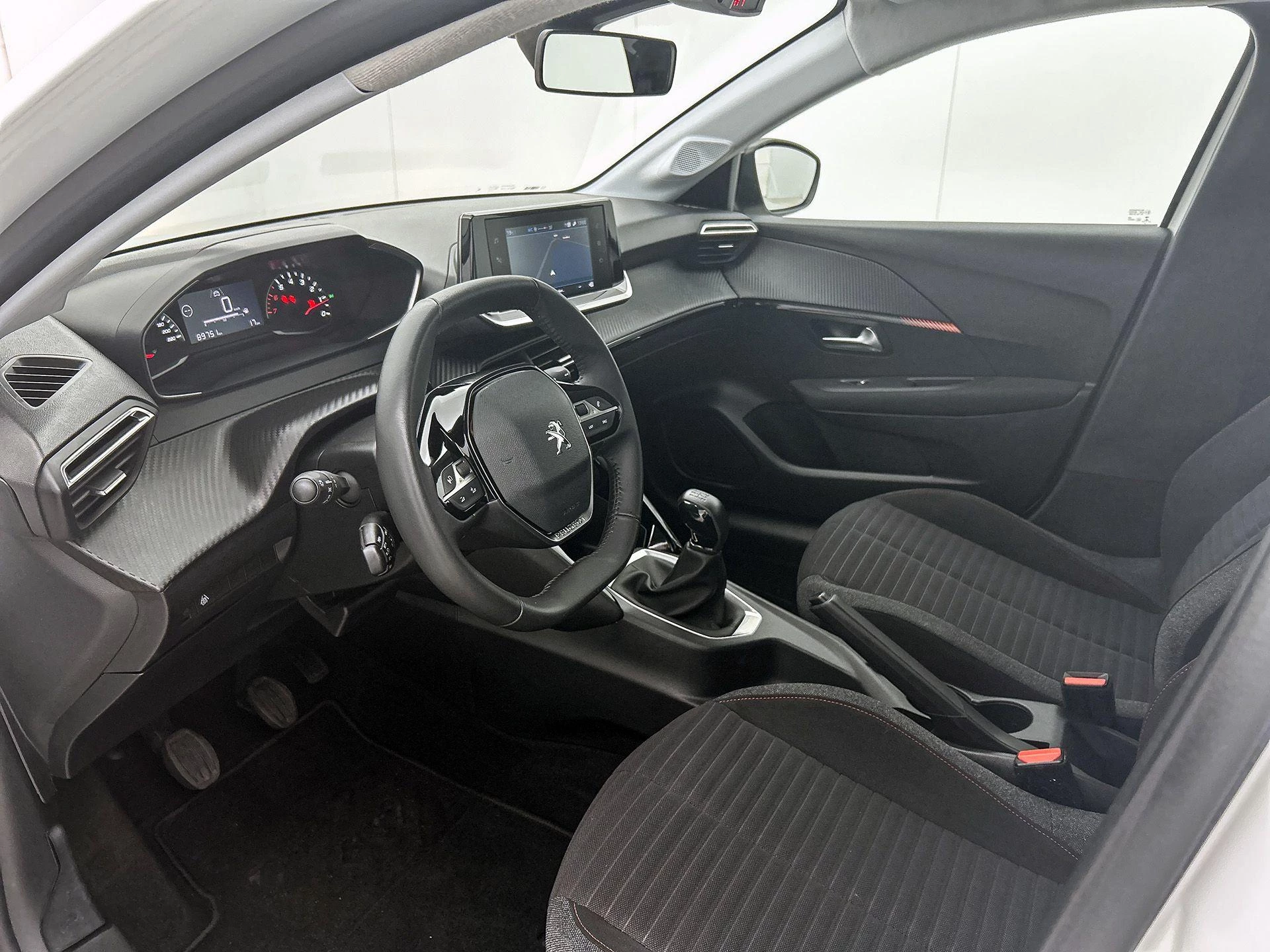 Peugeot-208-image-10