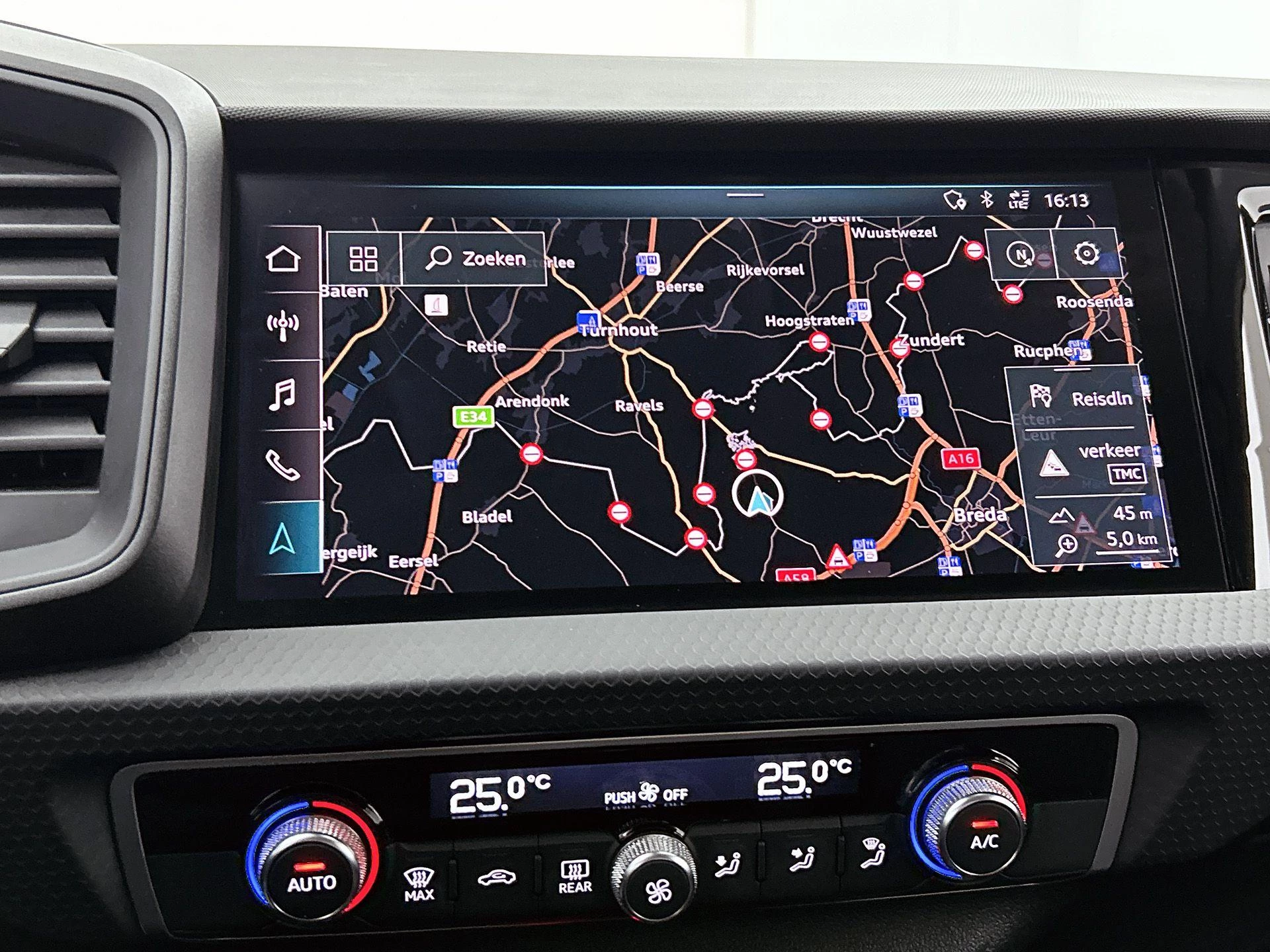 Audi-A1 Sportback-image-13