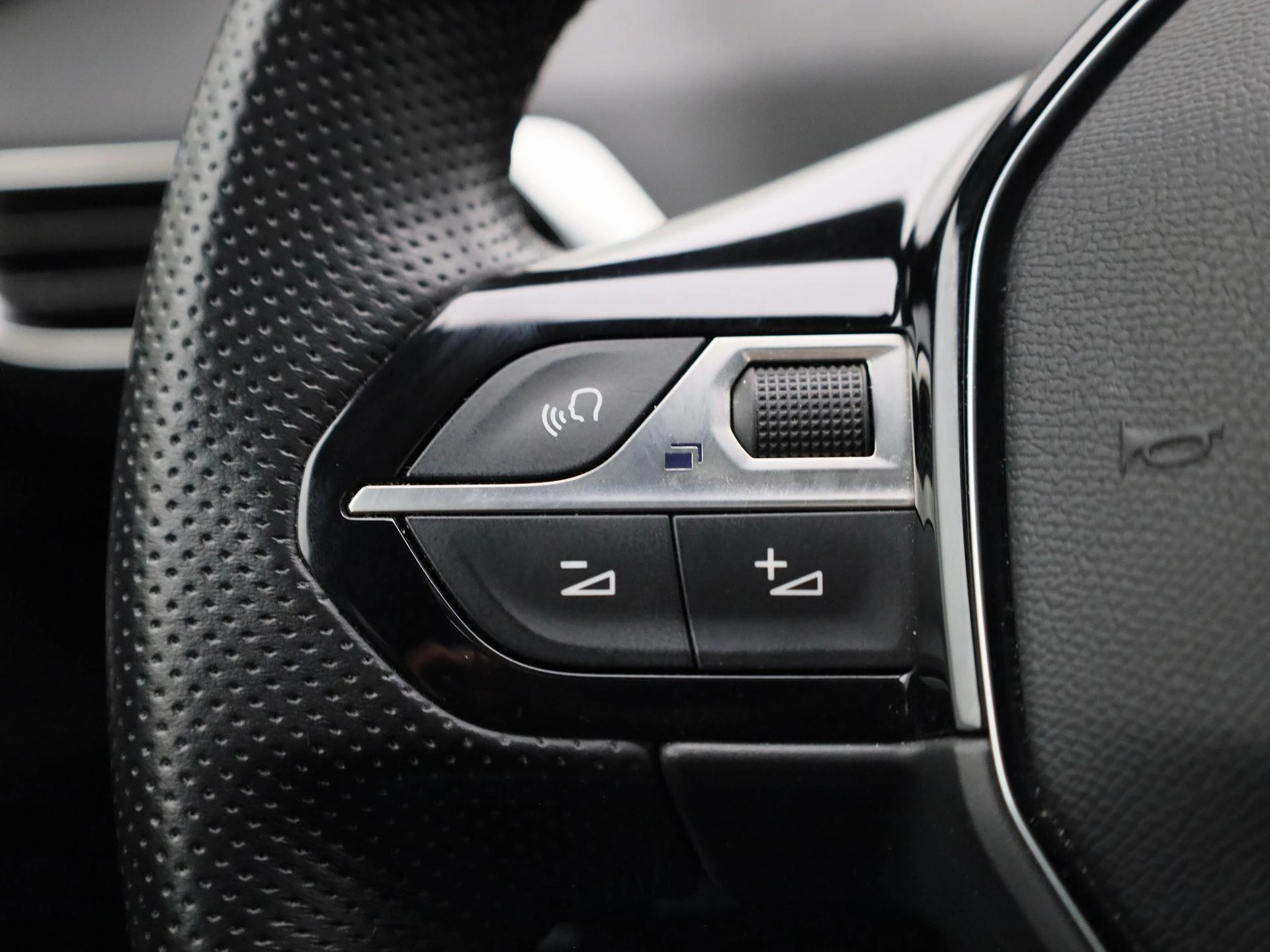 Peugeot-5008-image-20