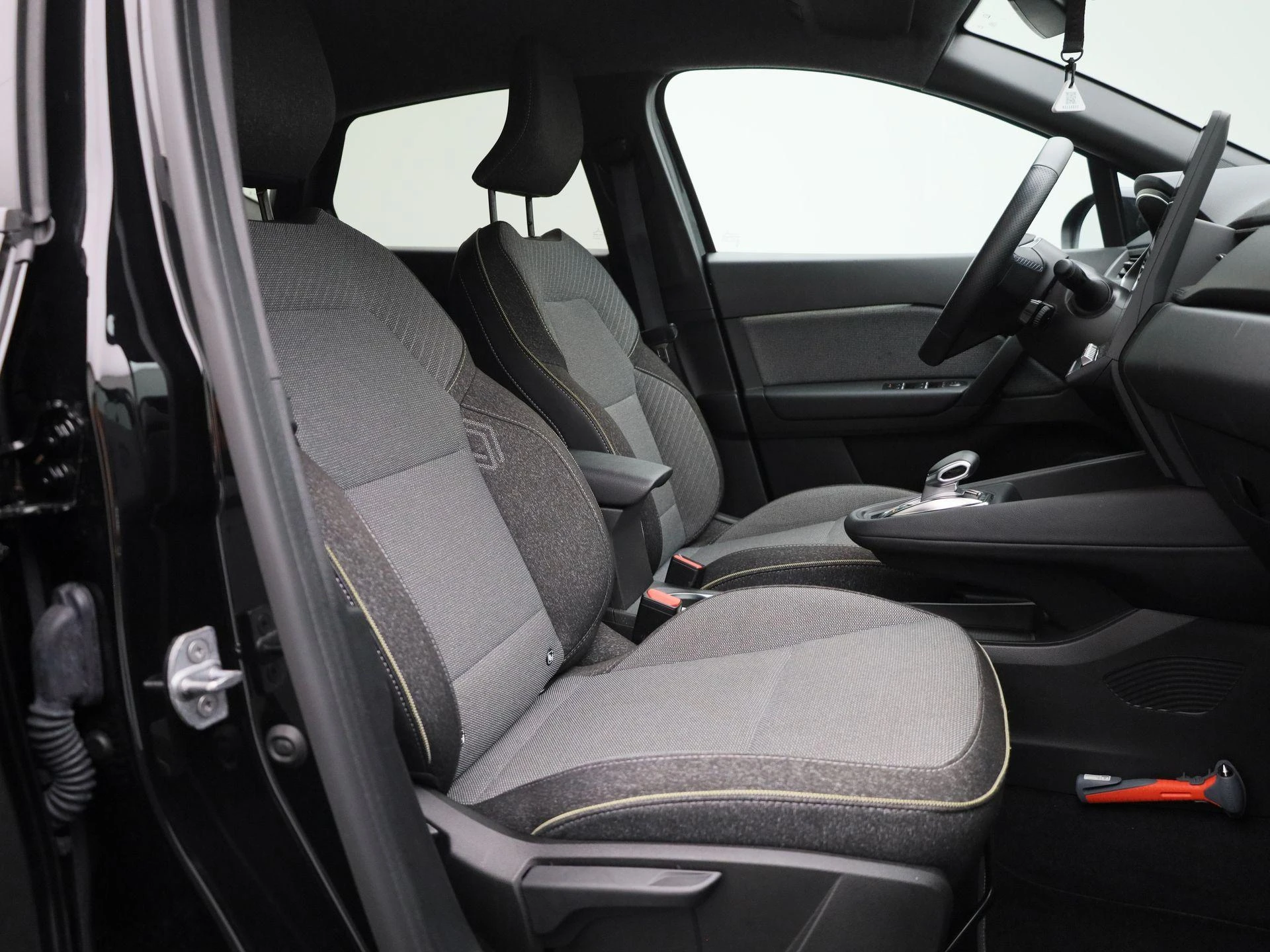 Renault-Captur-image-34