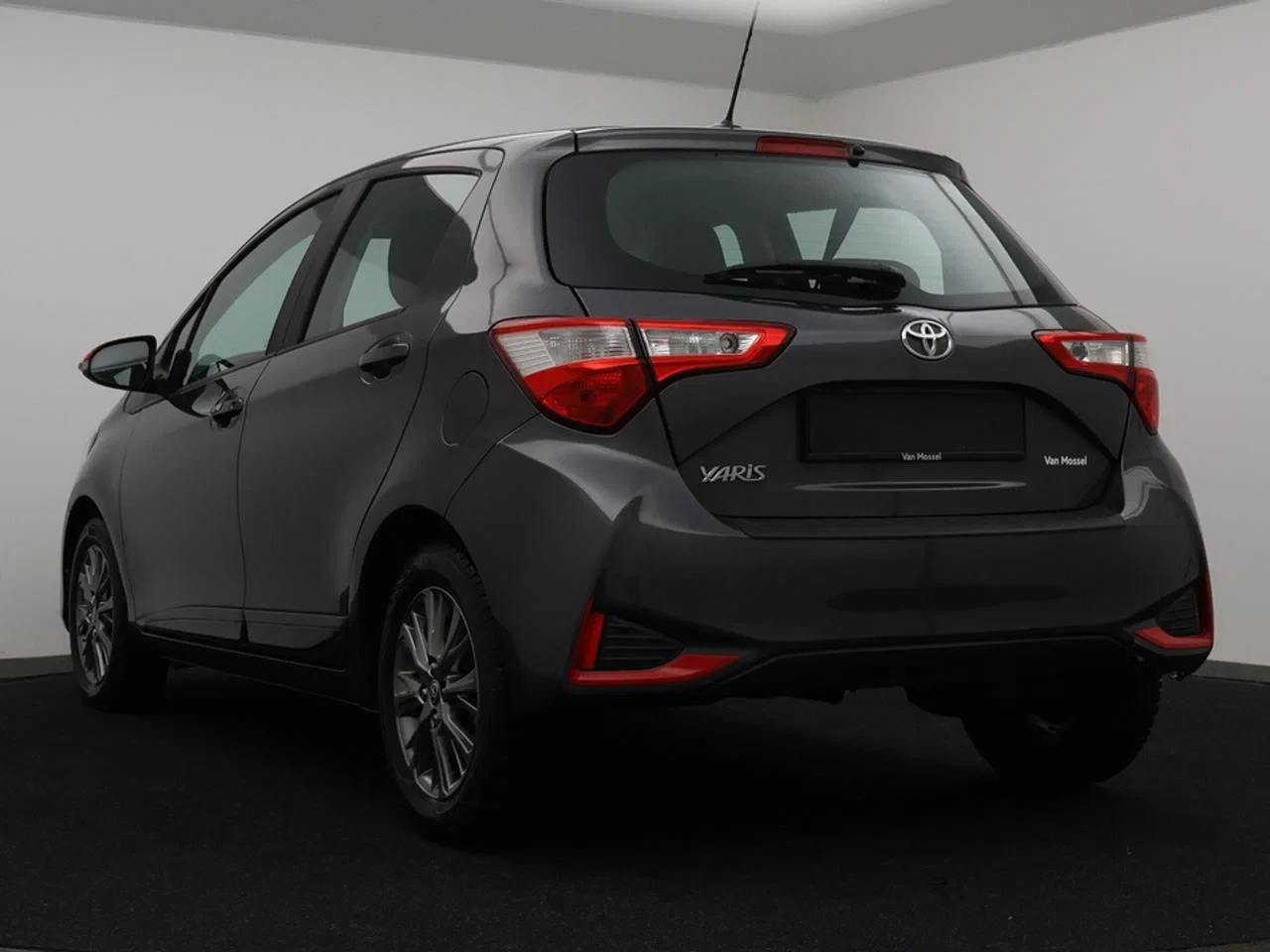 Toyota-Yaris-image-23