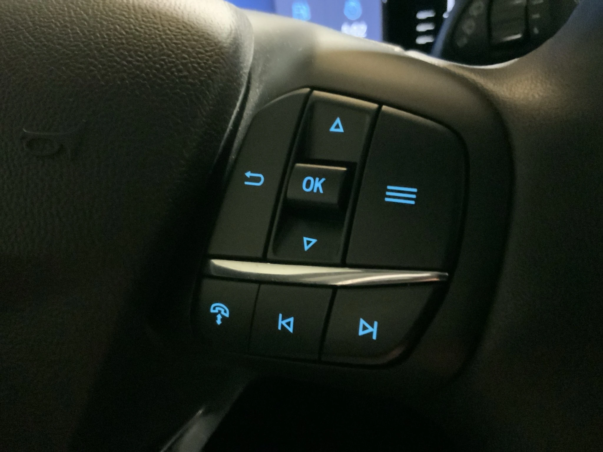 Ford-Tourneo Courier-image-18