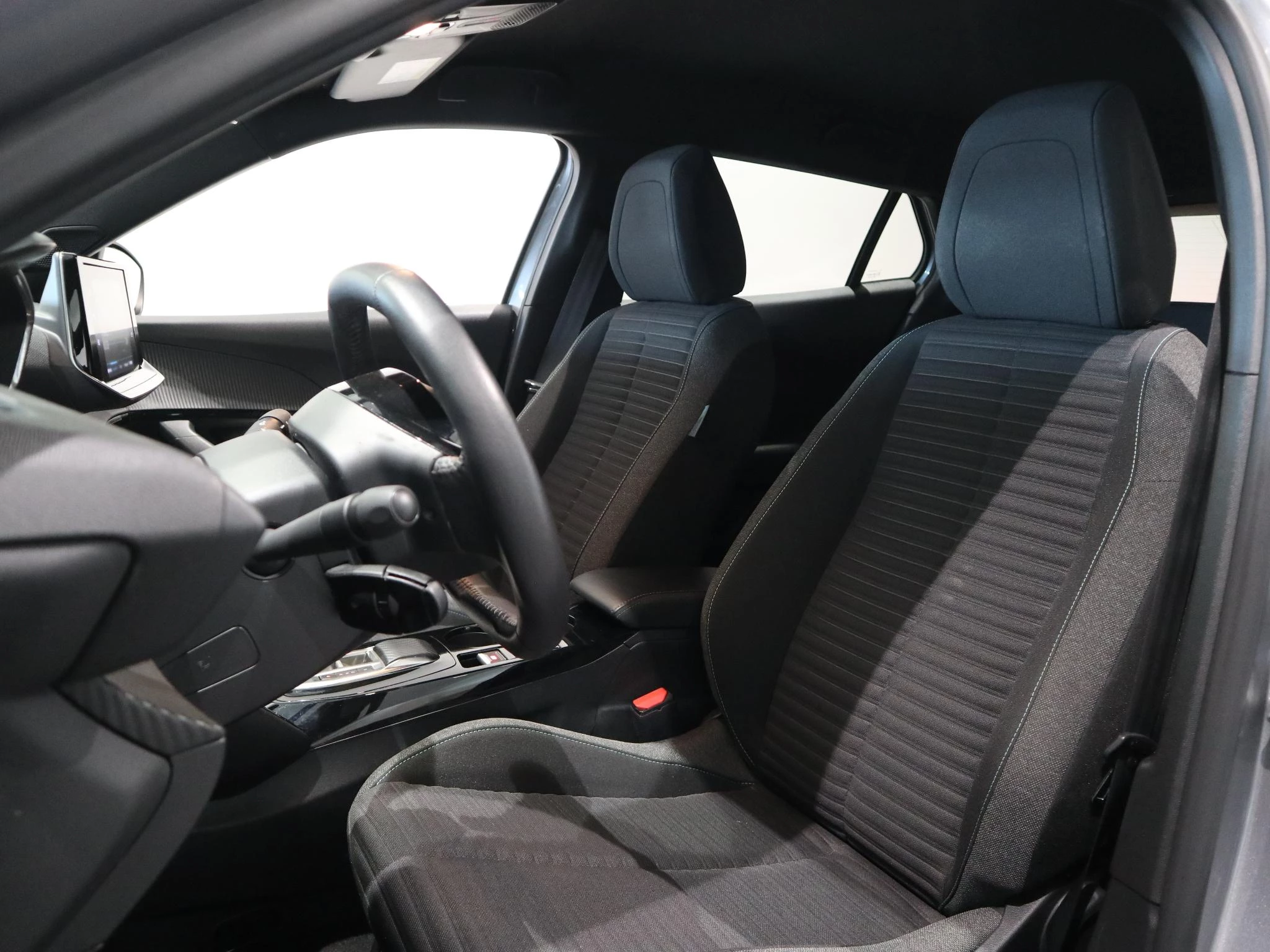 Peugeot e-2008 EV Style 50 kWh