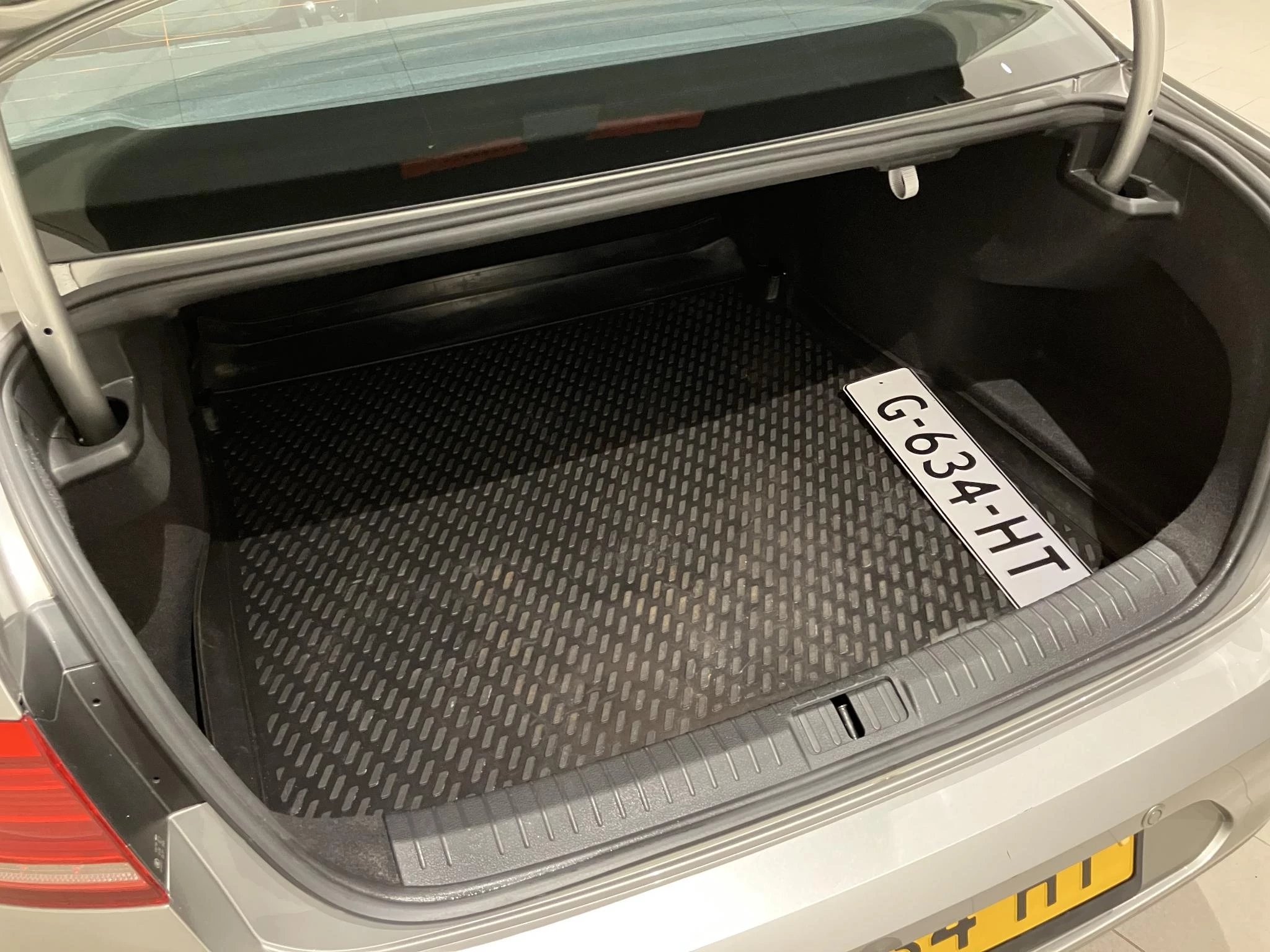 Volkswagen-Passat-image-5