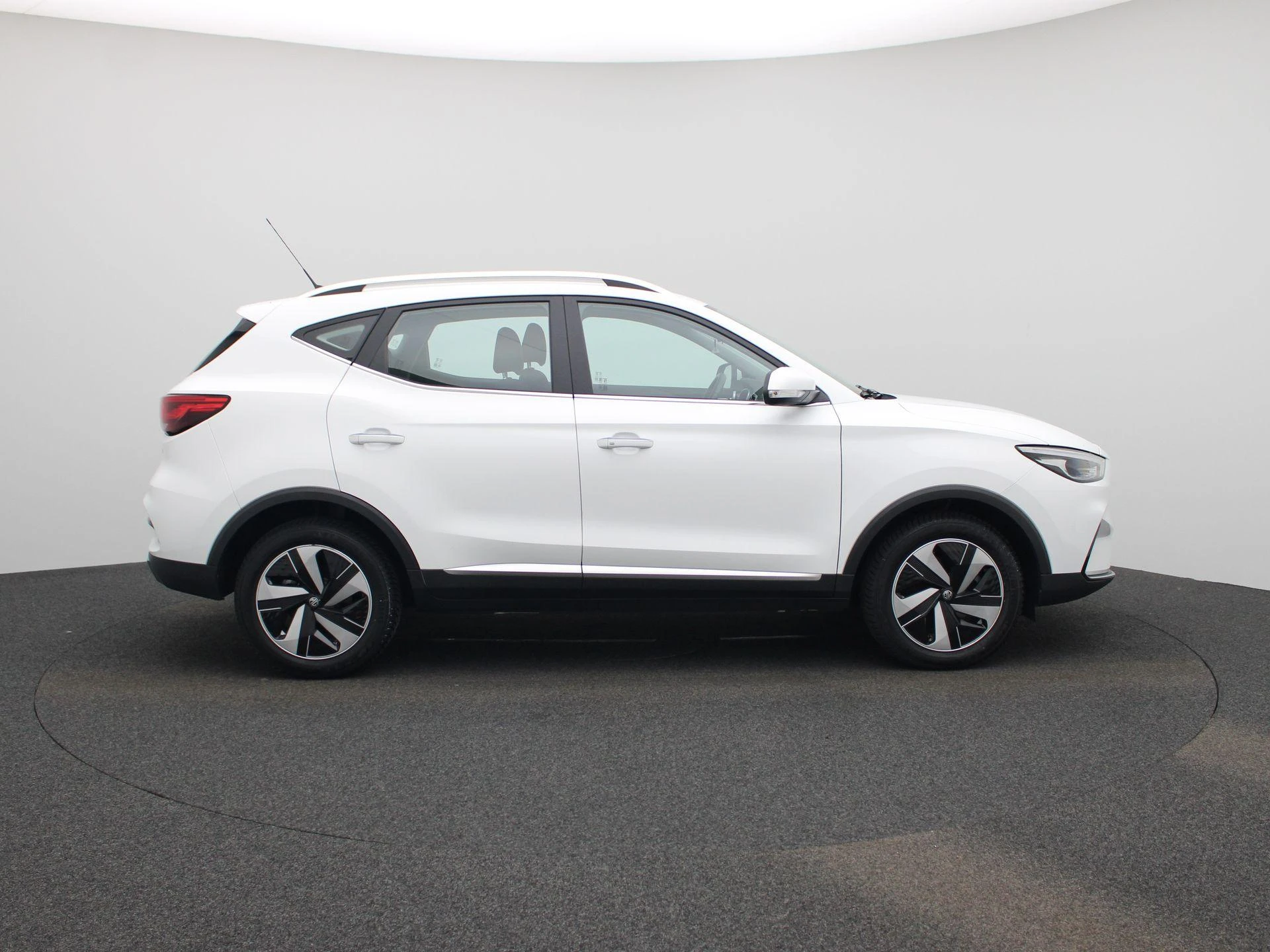 MG-ZS EV-image-5