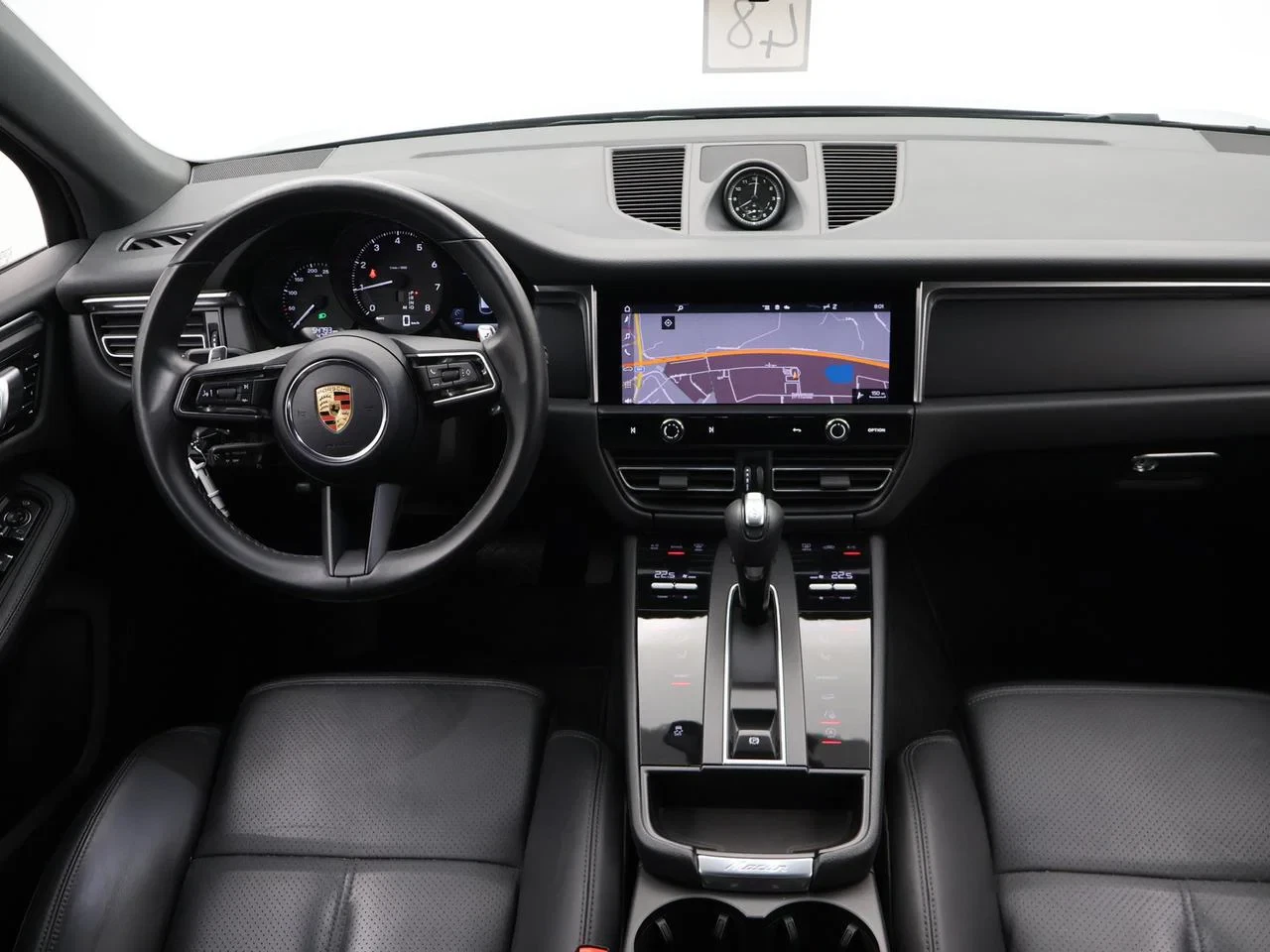 Porsche-Macan-image-13