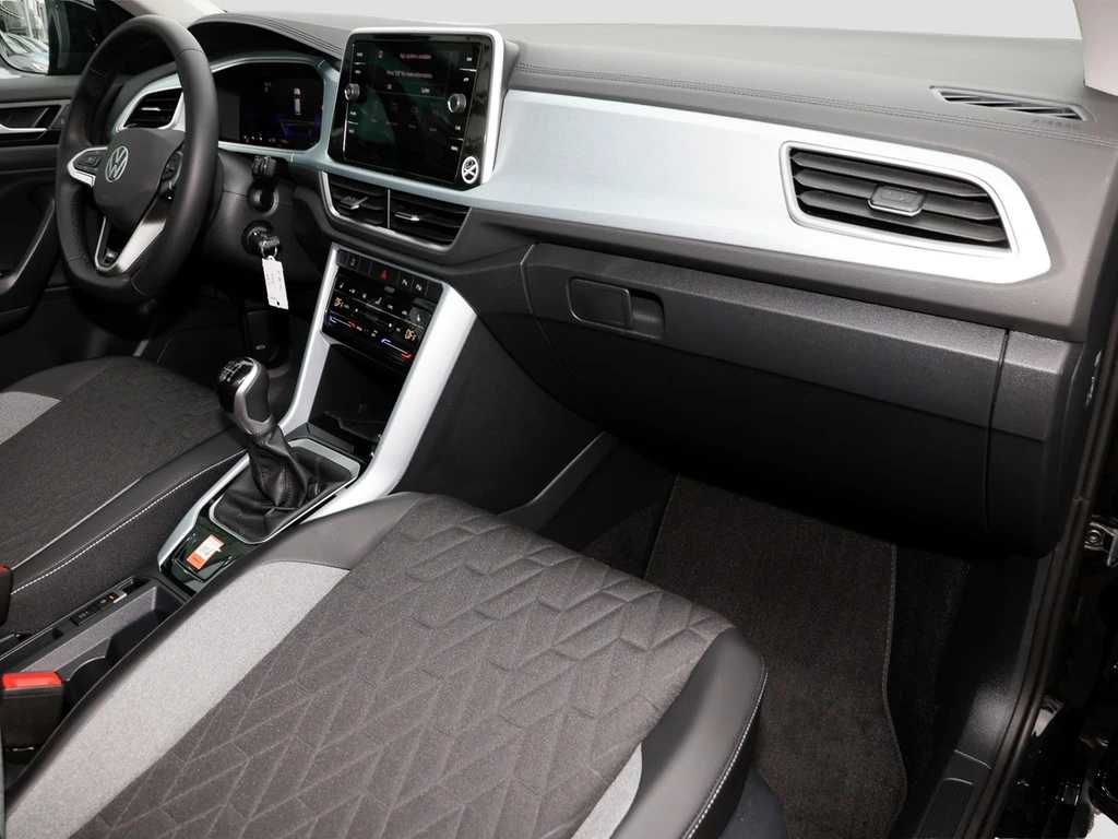 Volkswagen-T-Roc-image-7