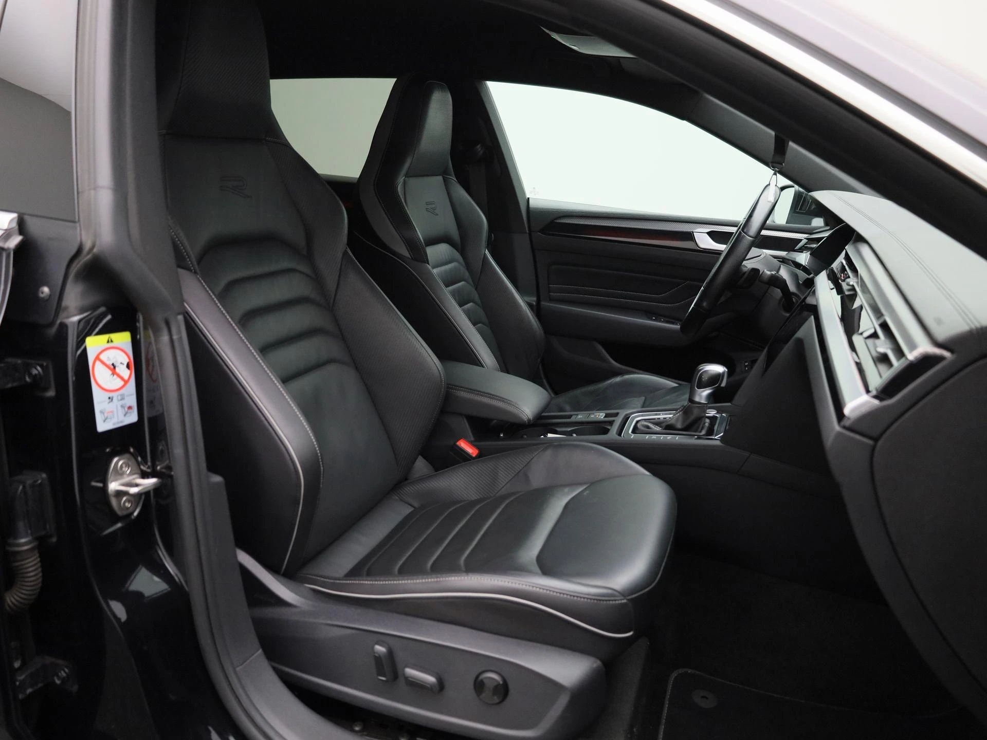 Volkswagen-Arteon-image-47