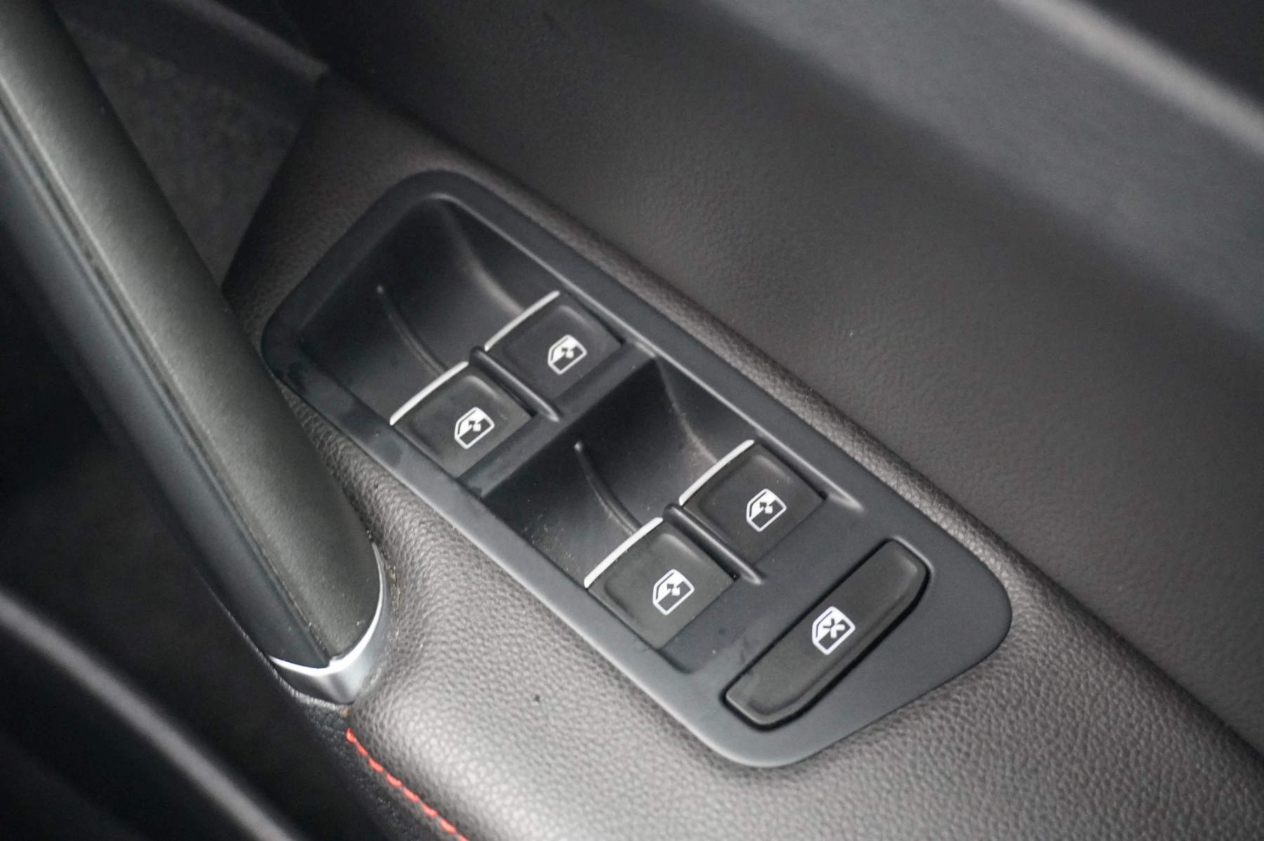 Volkswagen-Golf-image-35