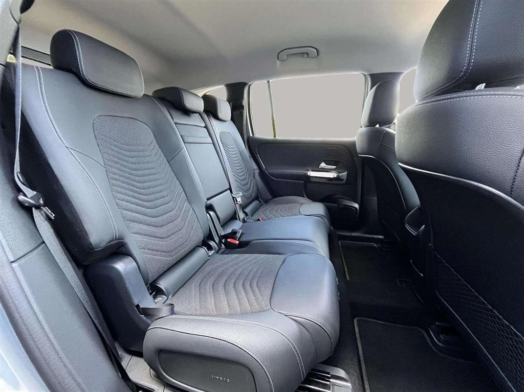 Mercedes-Benz-EQB-image-21