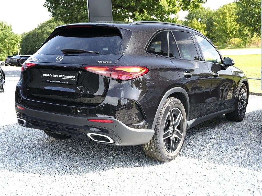 Mercedes-Benz-GLC 450 d-image-5