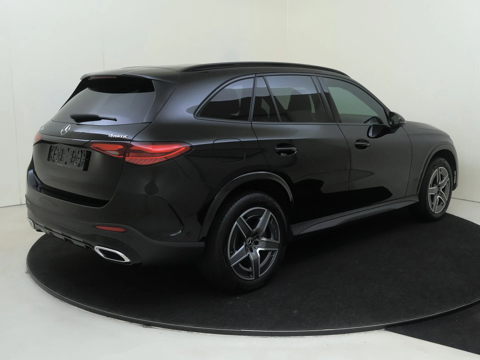 Mercedes-Benz-GLC-image-3