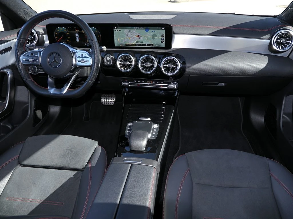 Mercedes-Benz-CLA 200 d-image-11