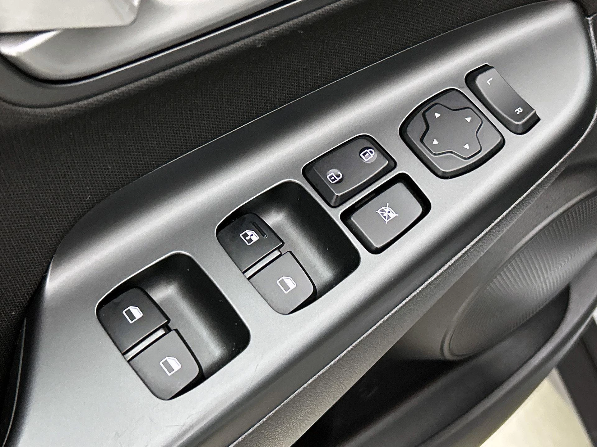 Hyundai-Kona-image-12