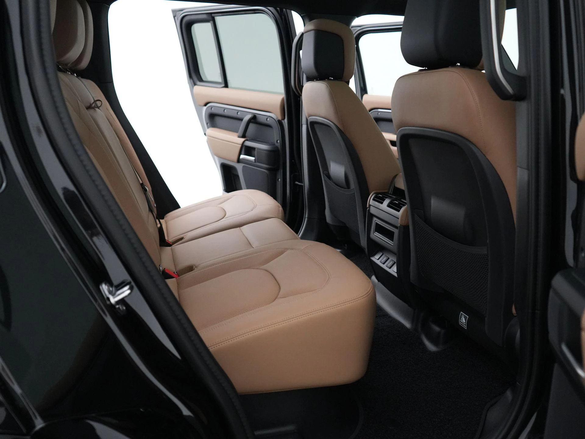 Land Rover-Defender-image-36