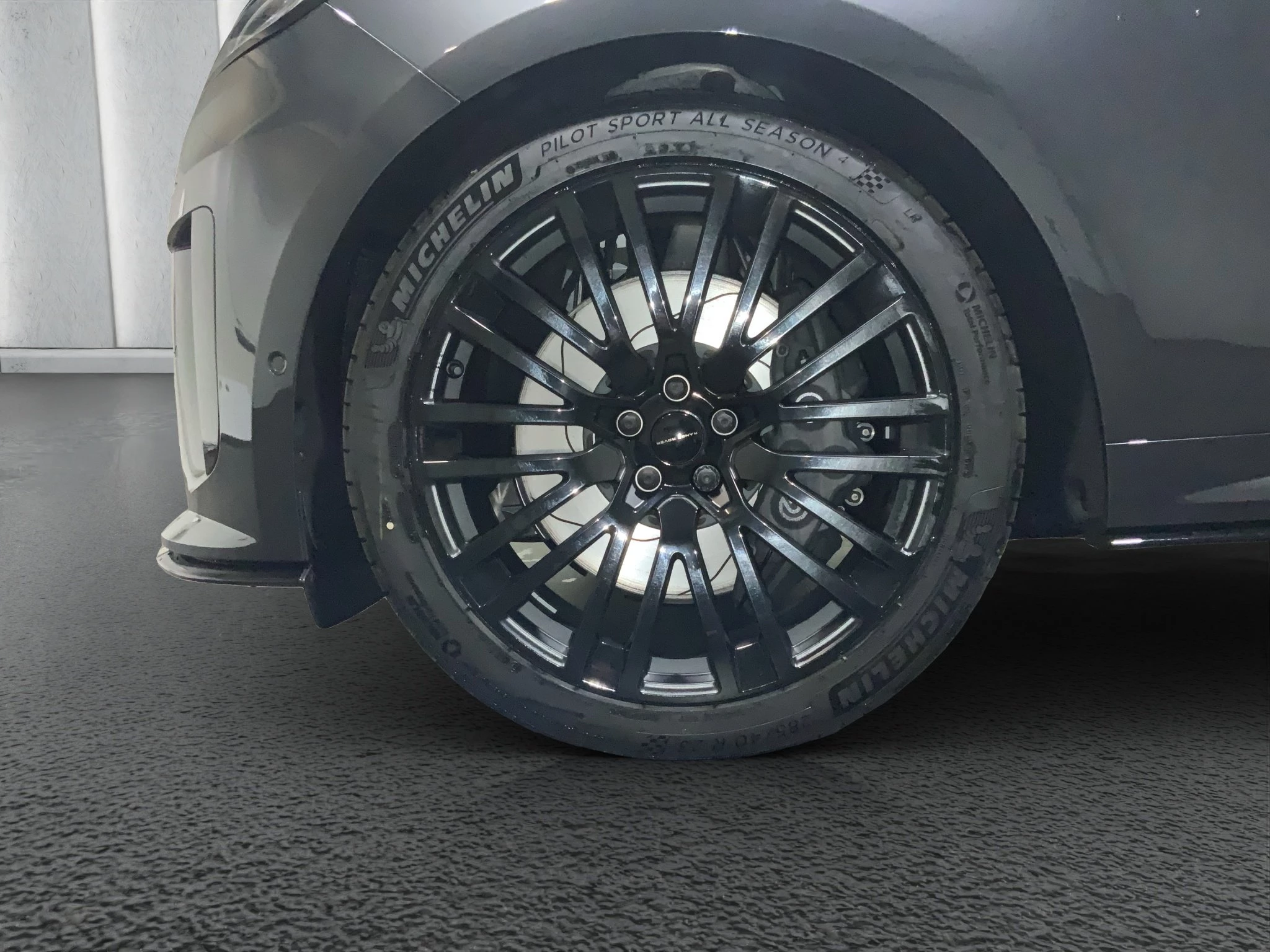 Land Rover Range Rover Sport SV V8 23 | AHK | Kühlfach | Pano