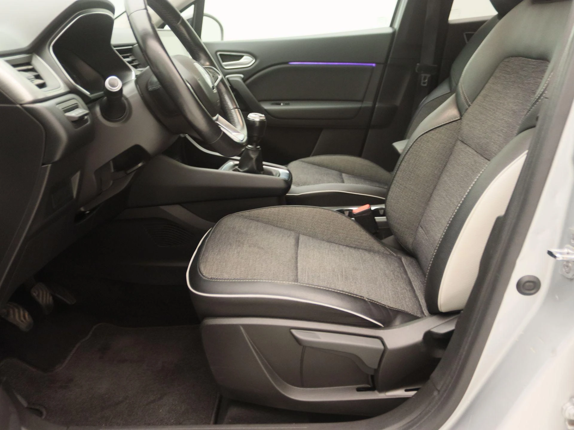 Renault-Captur-image-11