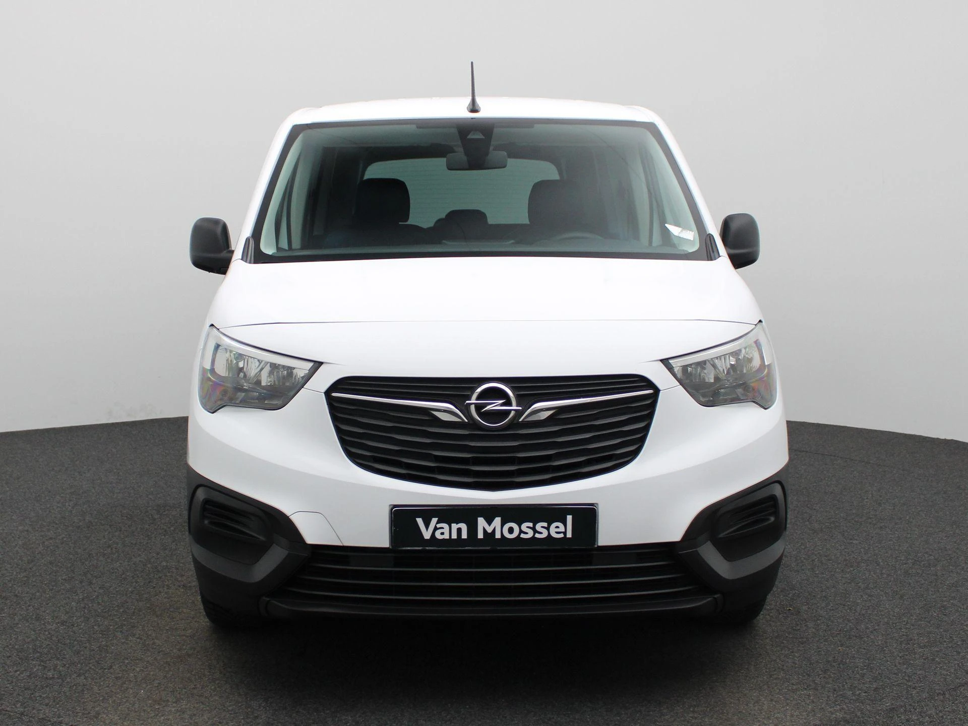Opel-Combo Life-image-2