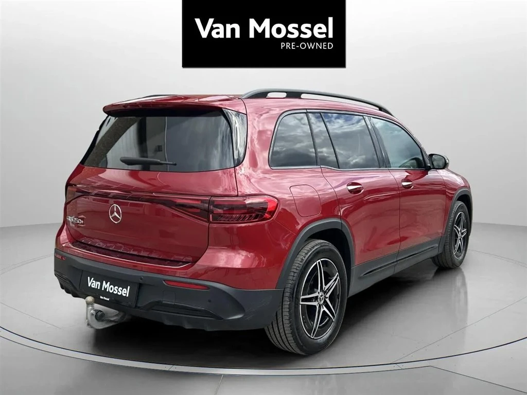 Mercedes-Benz-EQB-image-4