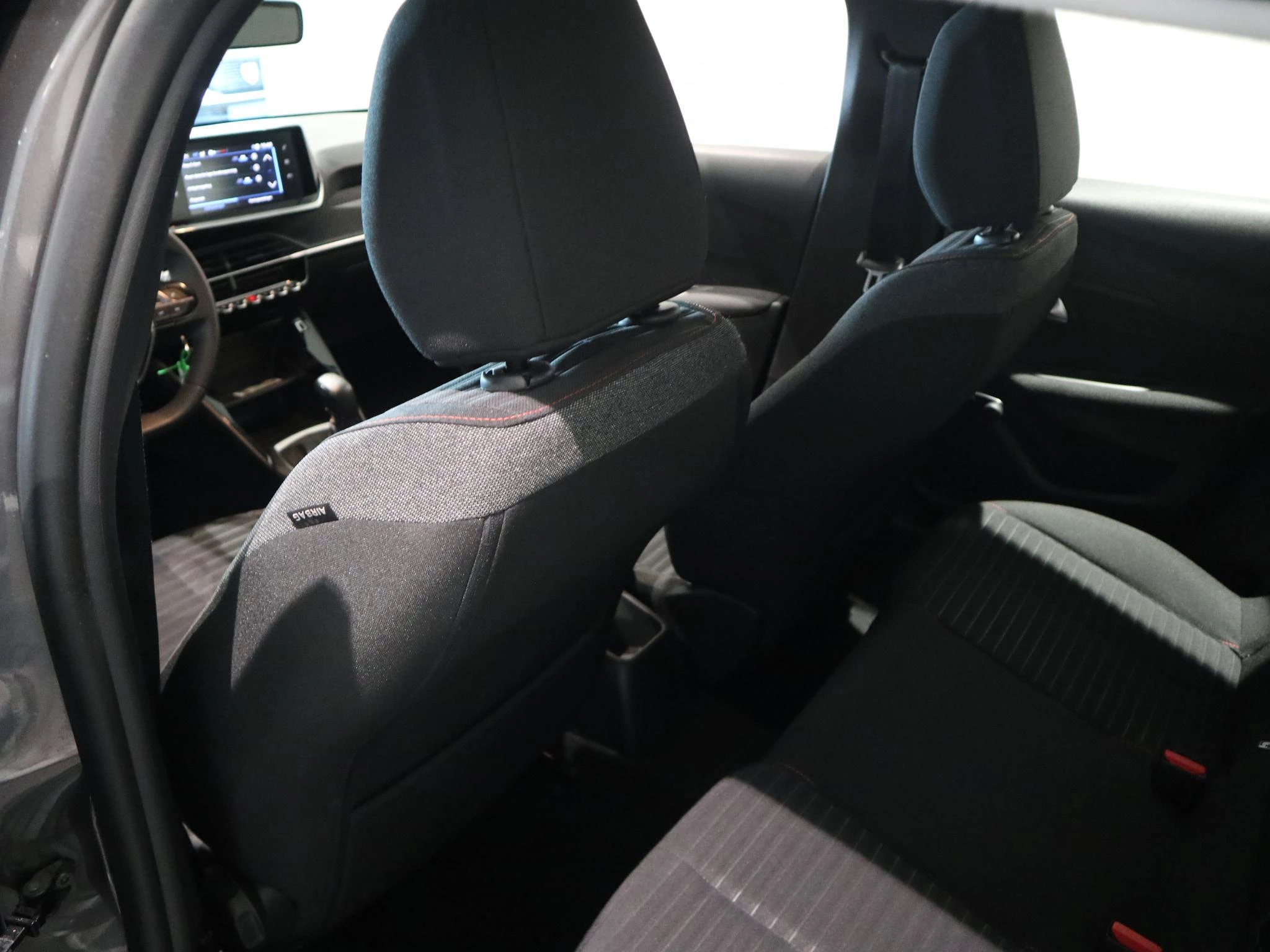 Peugeot-208-image-10