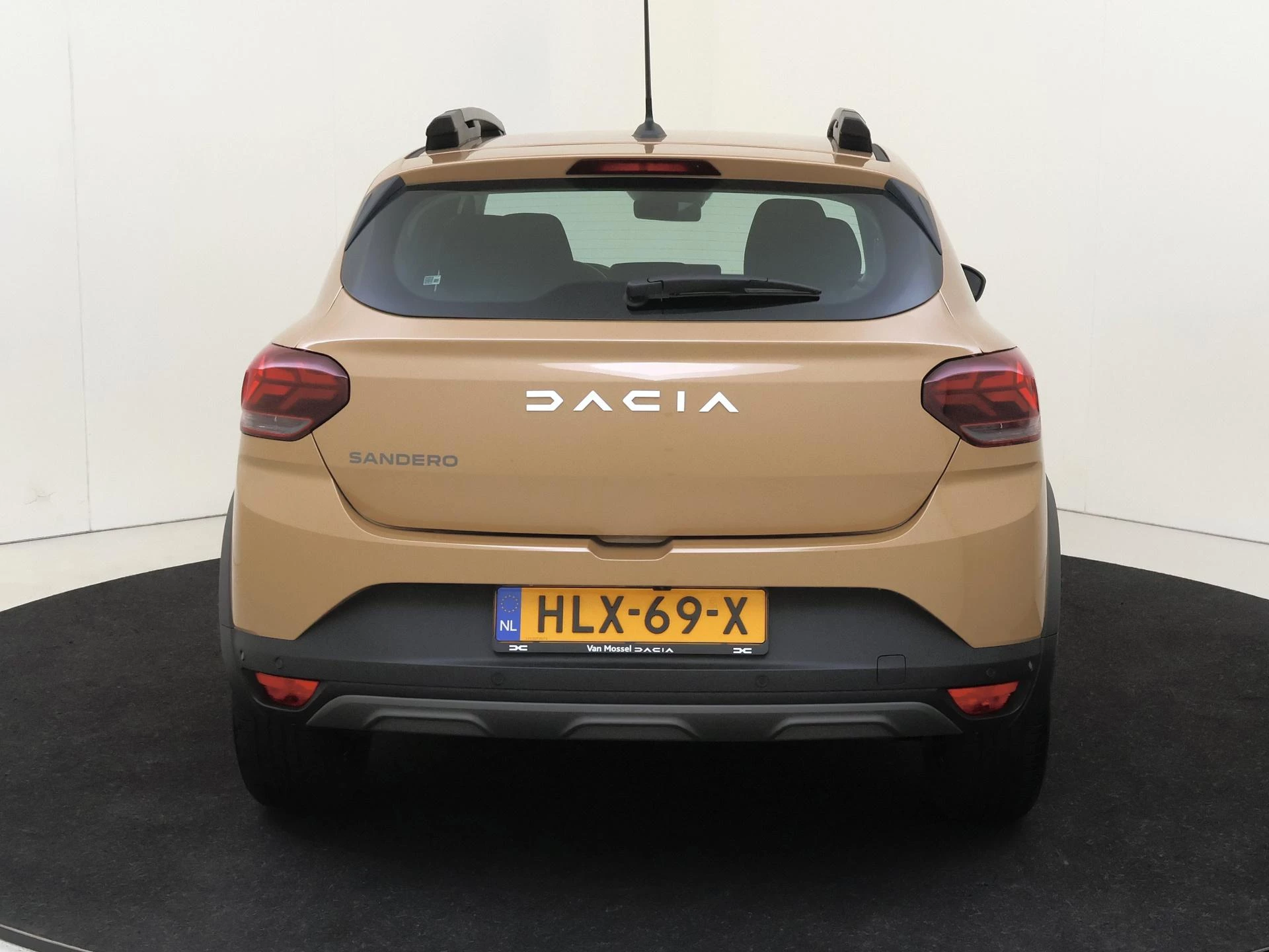 Dacia-Sandero Stepway-image-6