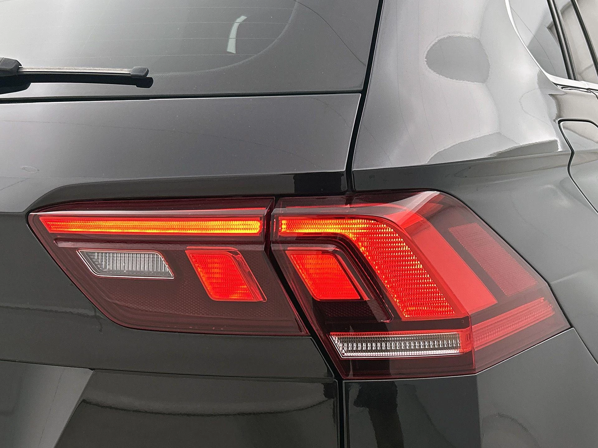Volkswagen-Tiguan-image-25