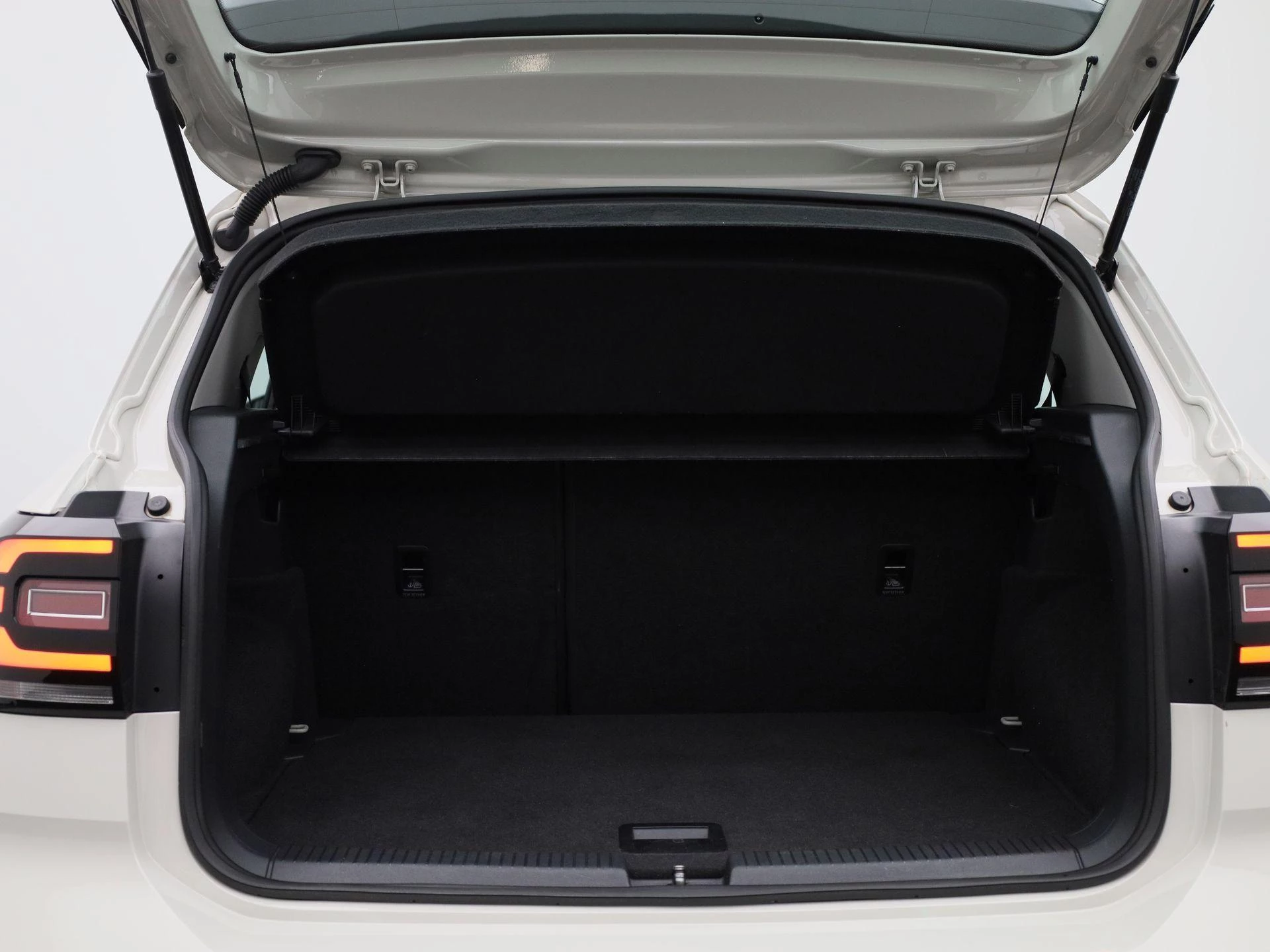 Volkswagen-T-Cross-image-13