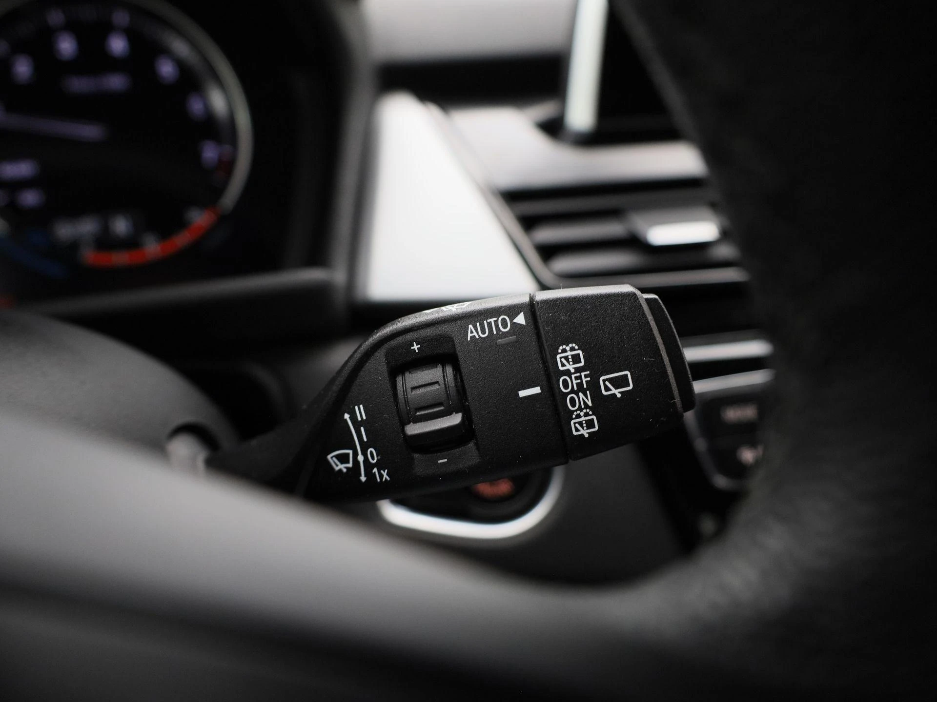 BMW-2 Reeks-image-19