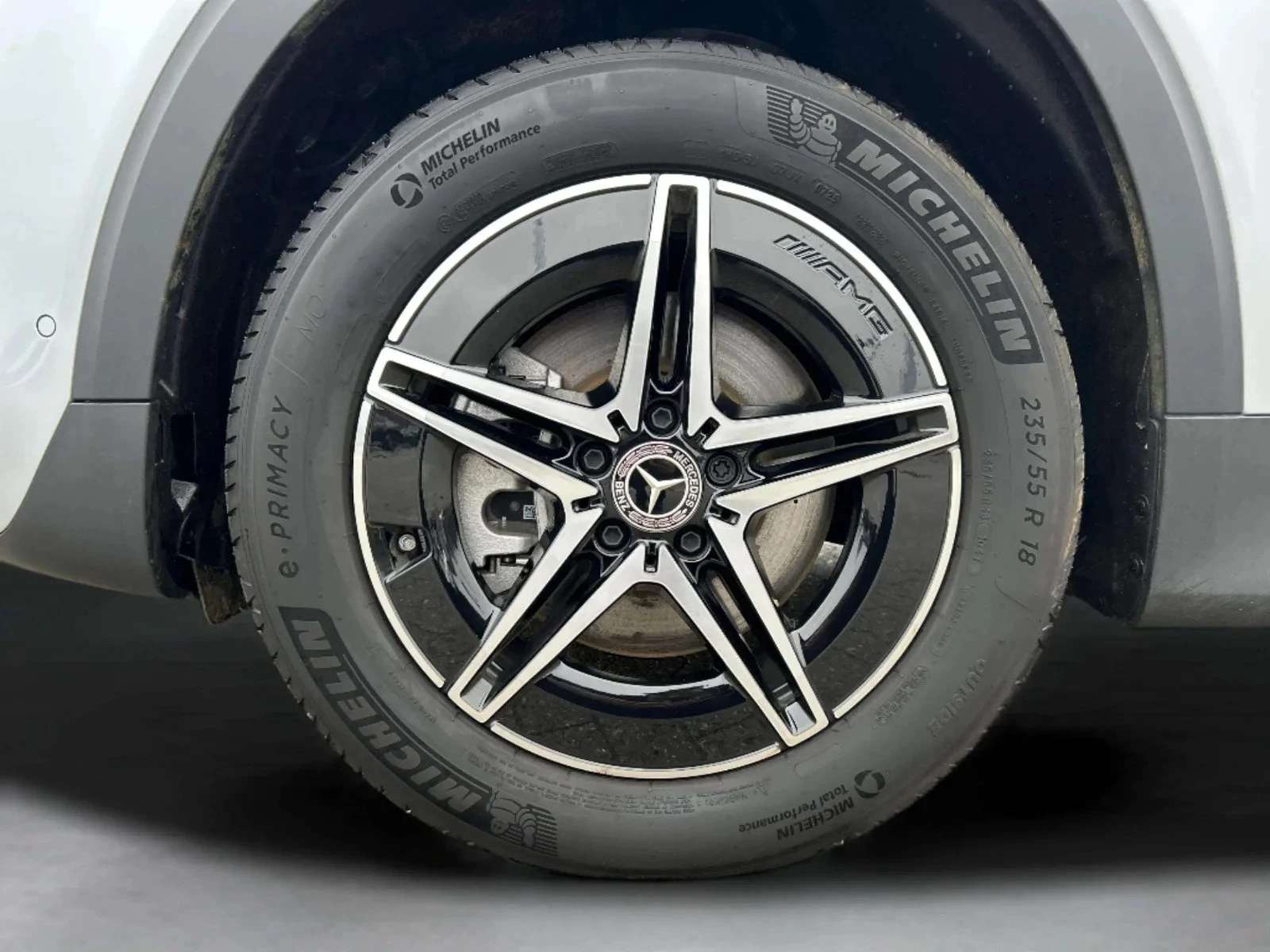 Mercedes-Benz-EQB-image-8